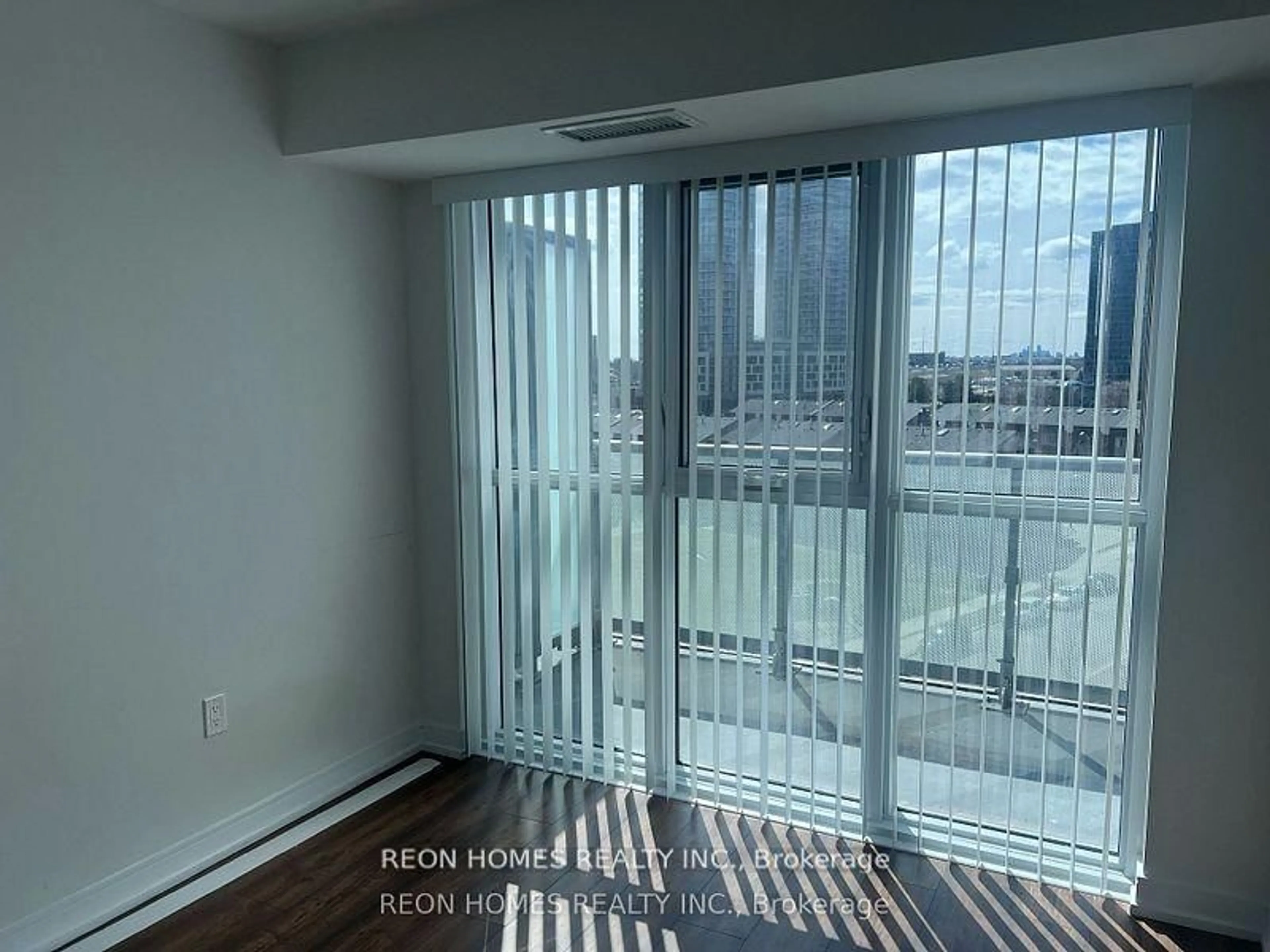 A pic of a room for 225 Village Green Sq #606, Toronto Ontario M1S 0N4