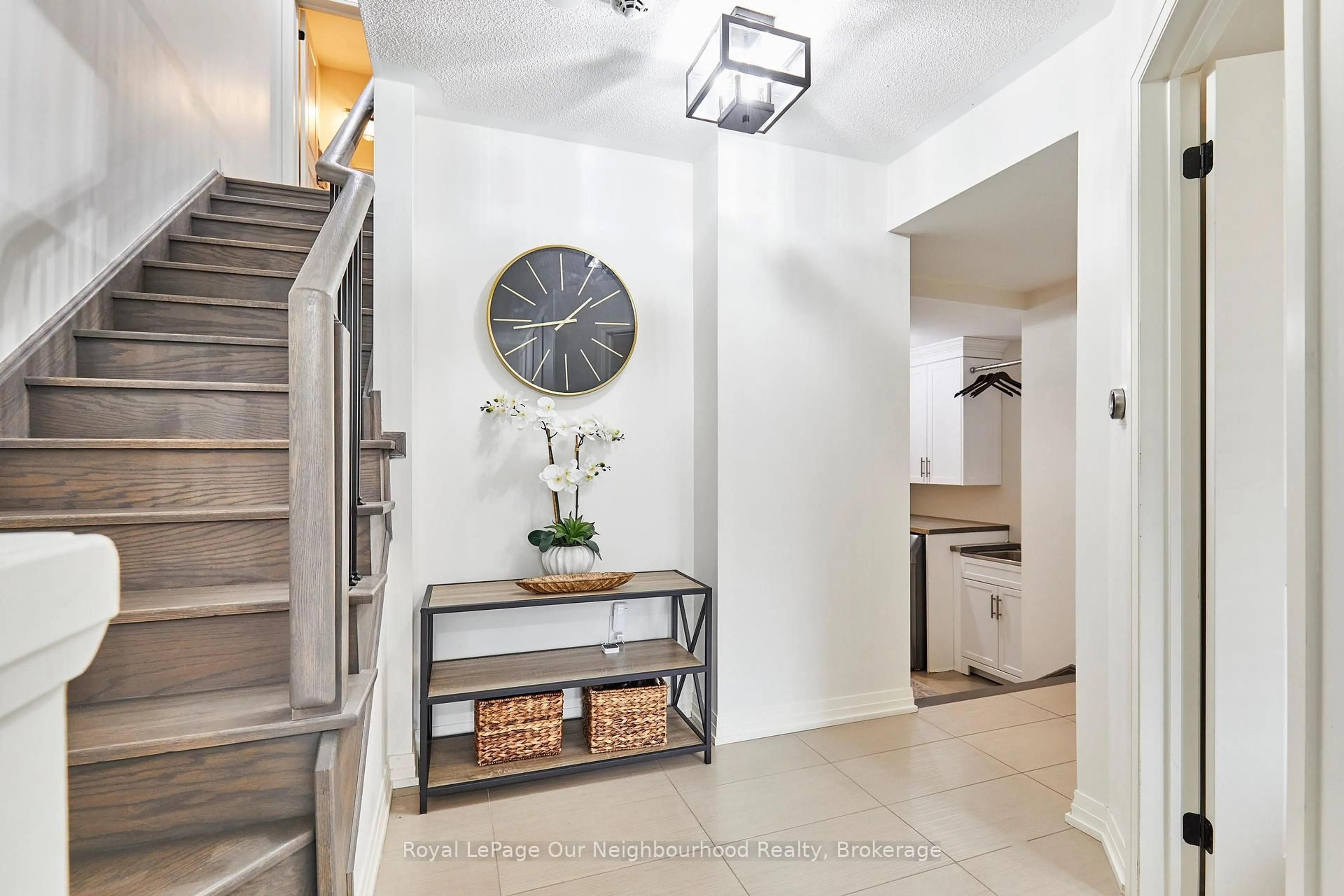 Indoor entryway for 28 Clarington Blvd, Clarington Ontario L1C 7E5