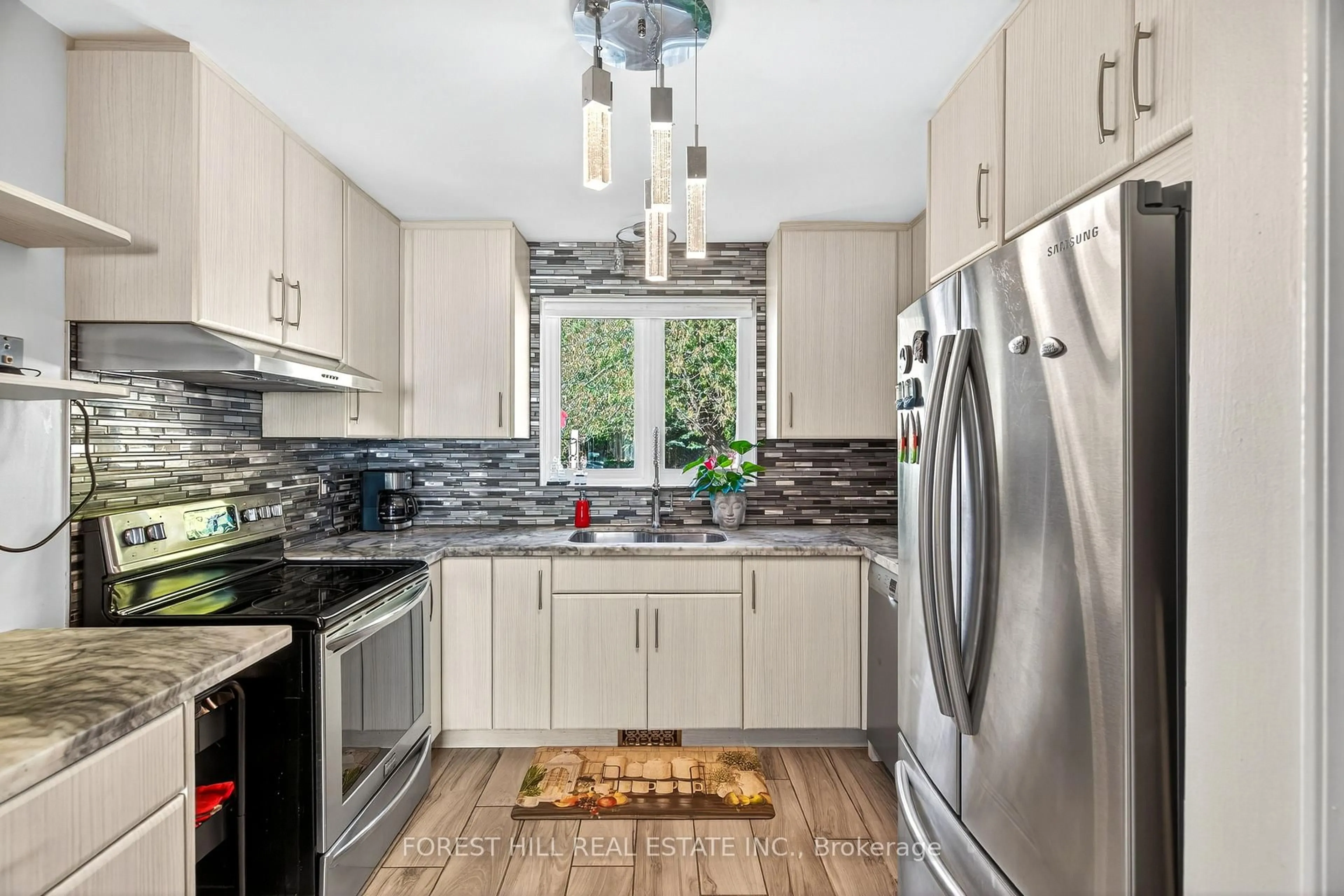 Unknown for 1550 Evangeline Dr, Oshawa Ontario L1J 3T2