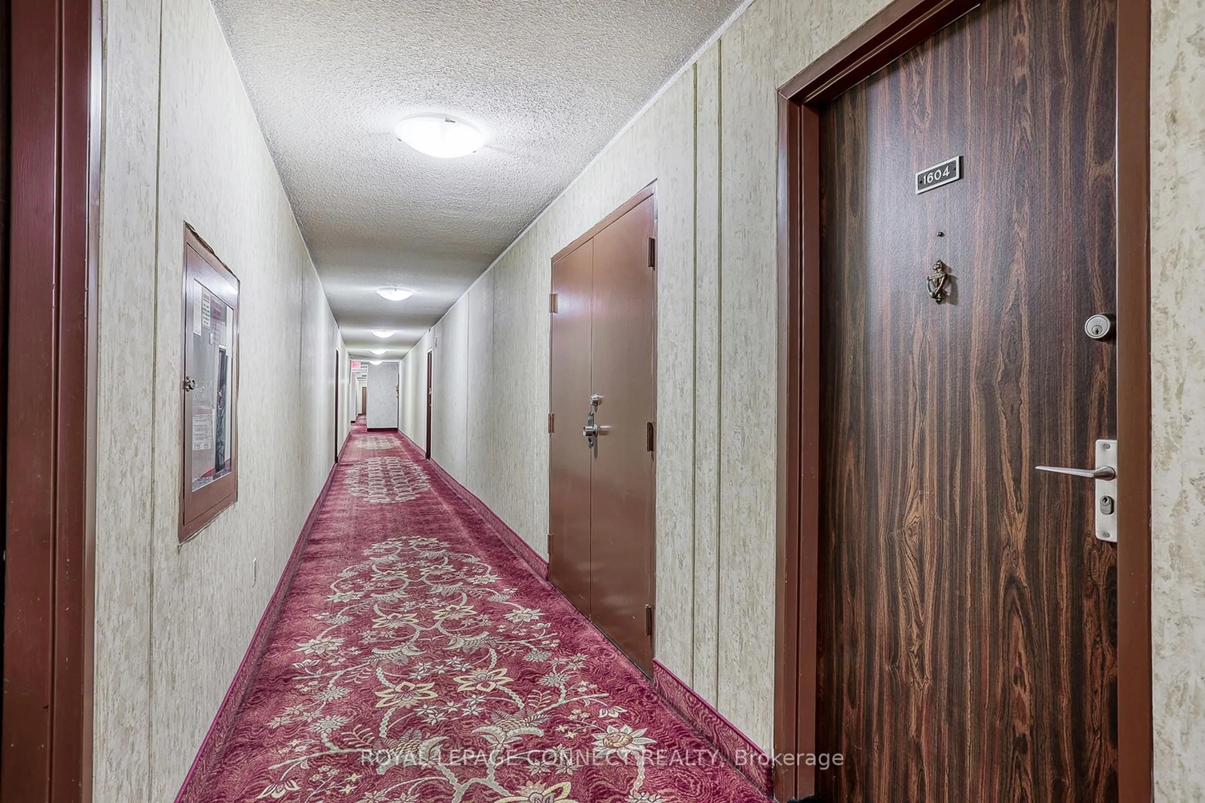 Indoor foyer for 44 Falby Crt #1604, Ajax Ontario L1S 3L1