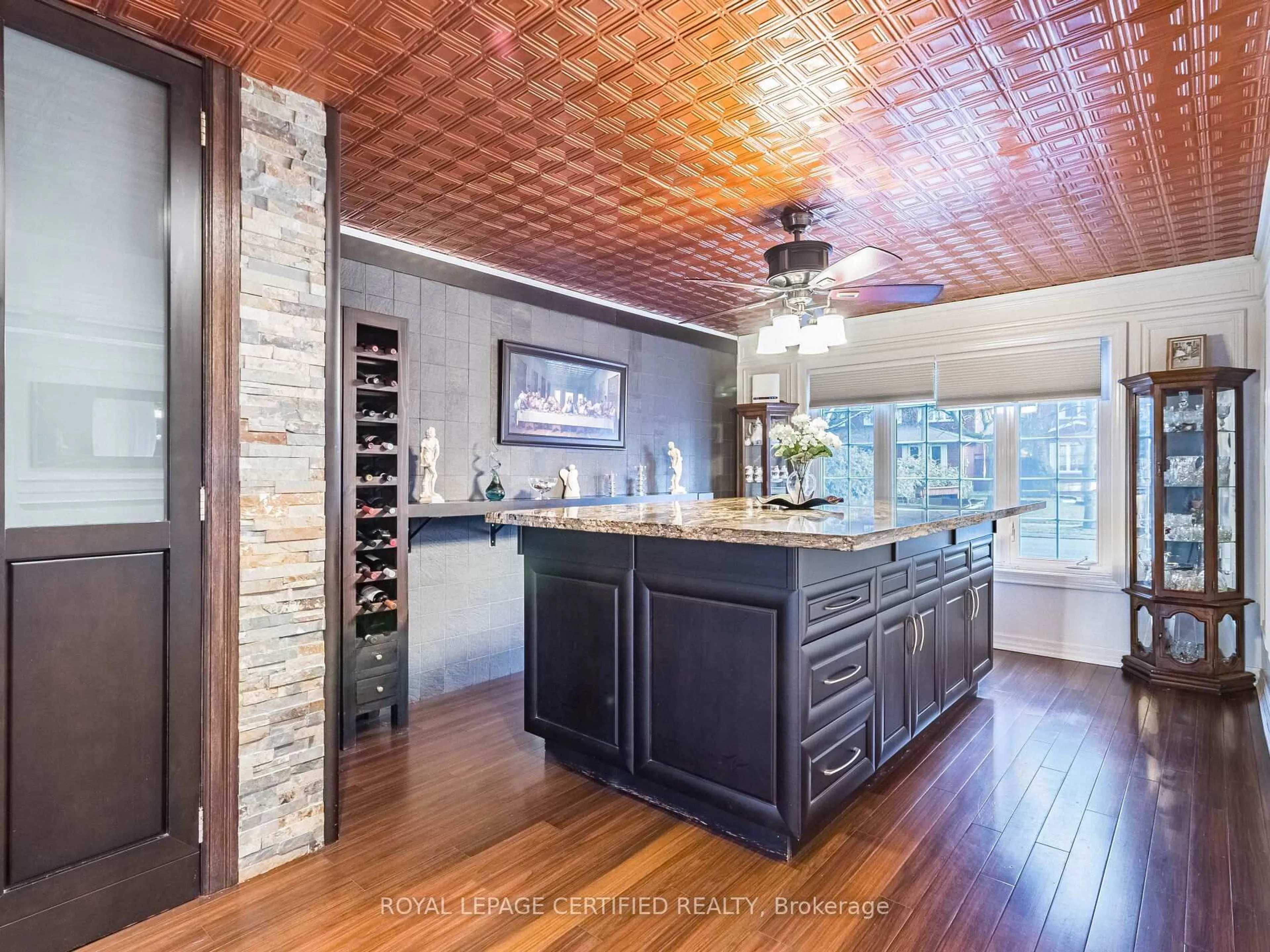 Contemporary kitchen, ceramic/tile floor for 172 Melissa Cres, Whitby Ontario L1N 8G8