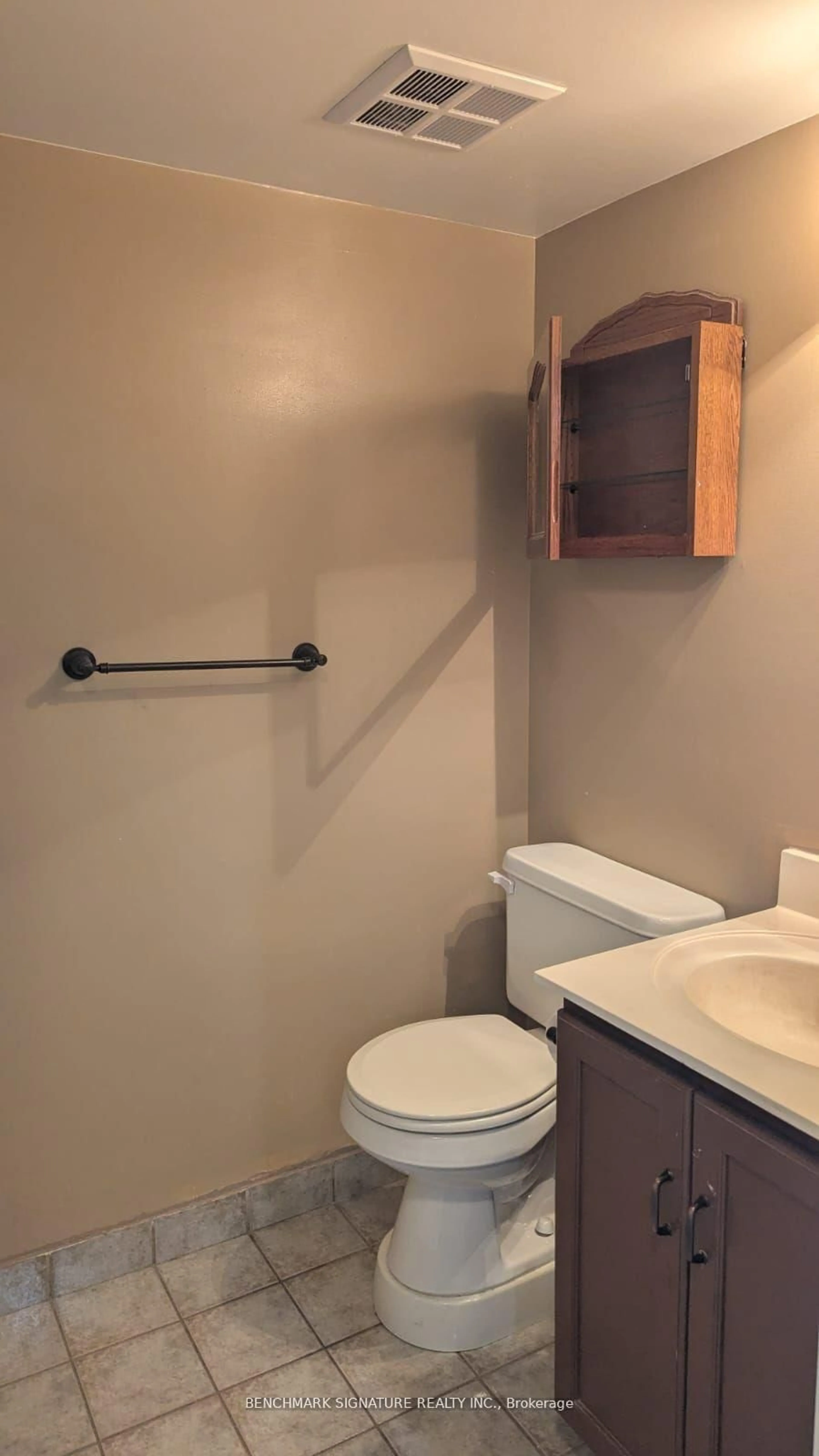 A pic of a room for 125 Omni Dr #237, Toronto Ontario M1P 5A9