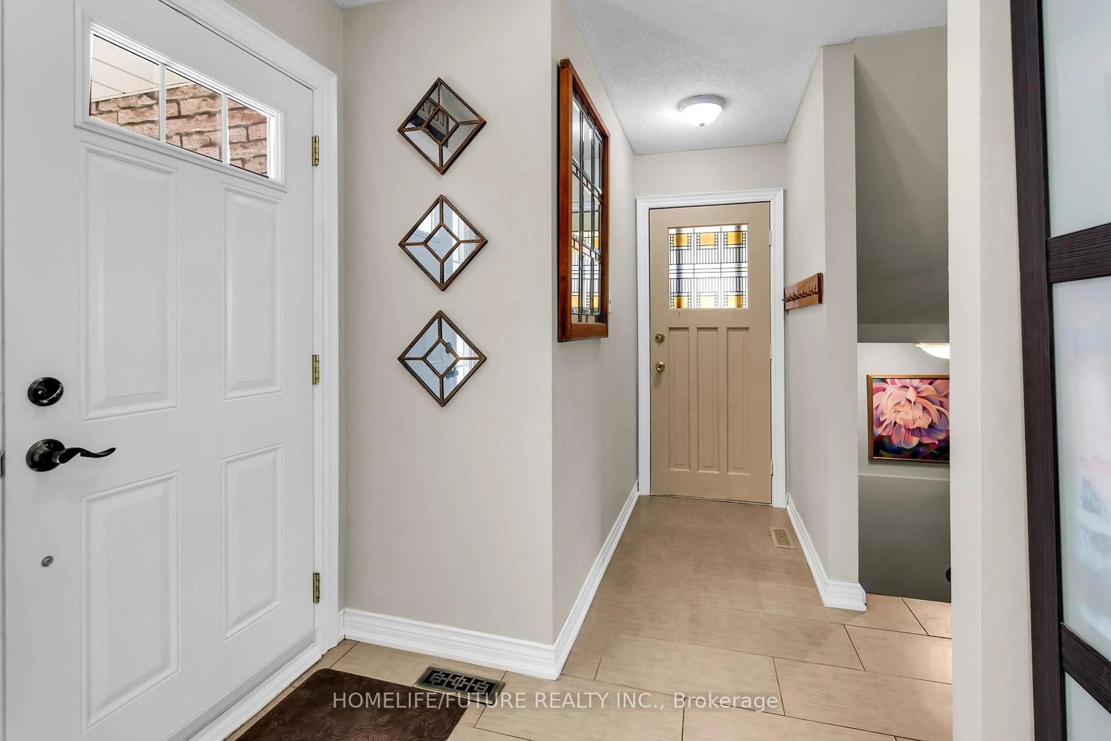 Indoor entryway for 1757 Shadybrook Dr, Pickering Ontario L1V 3A6
