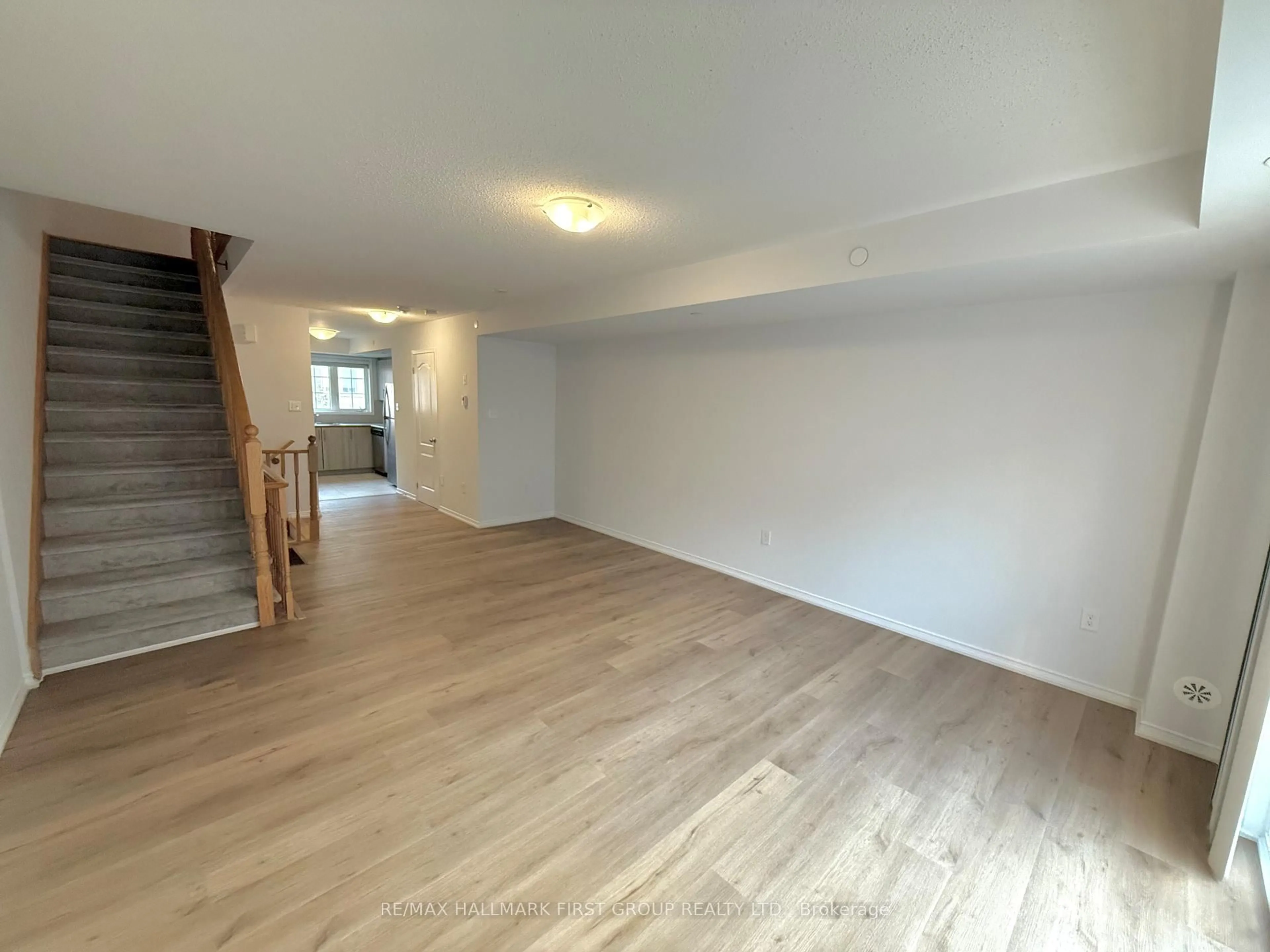 A pic of a room for 95 Sarita Path, Oshawa Ontario L1L 0K7