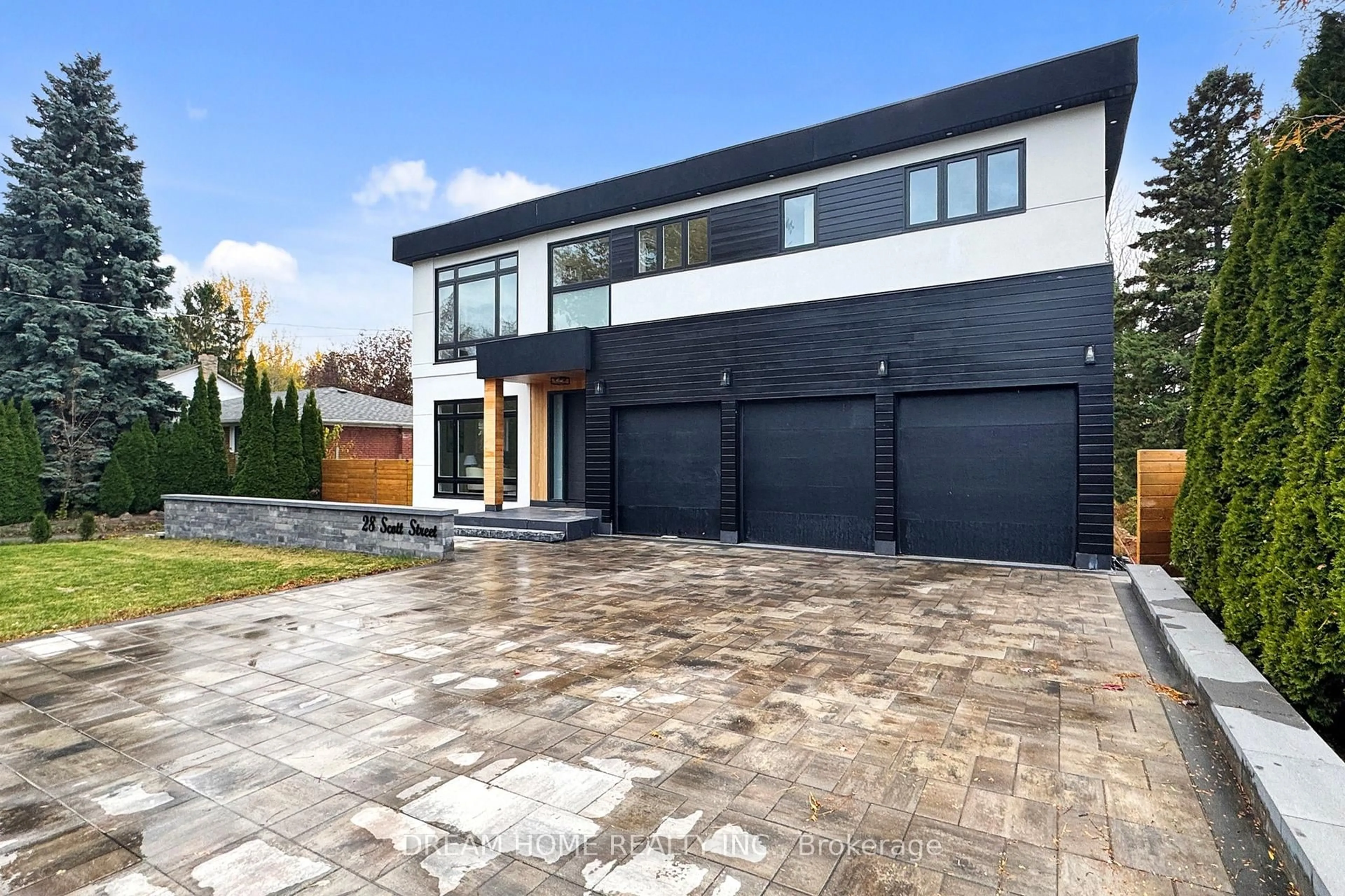 Home with brick exterior material, street for 28 Scott St, Whitby Ontario L1N 3L1