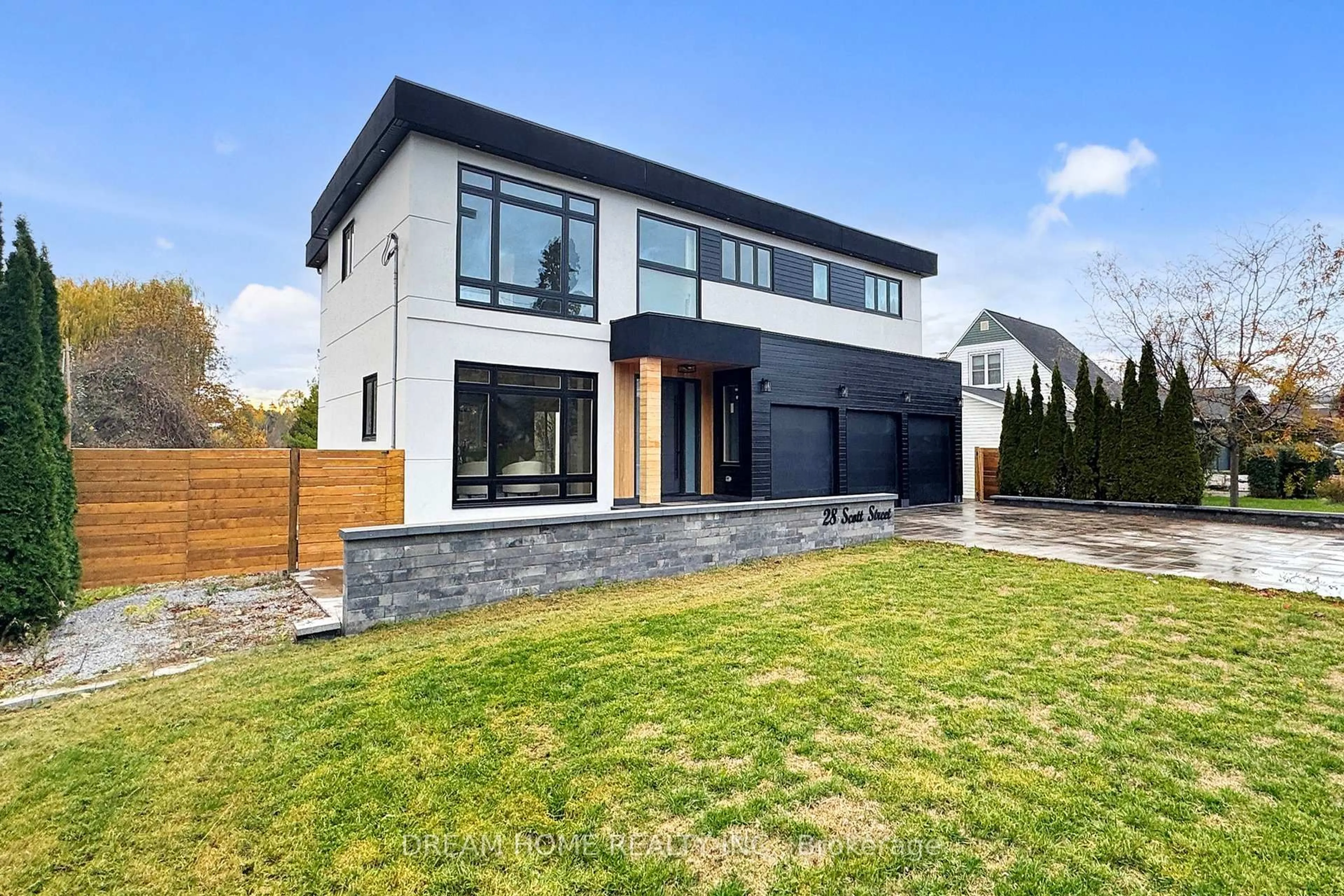 Home with brick exterior material, unknown for 28 Scott St, Whitby Ontario L1N 3L1