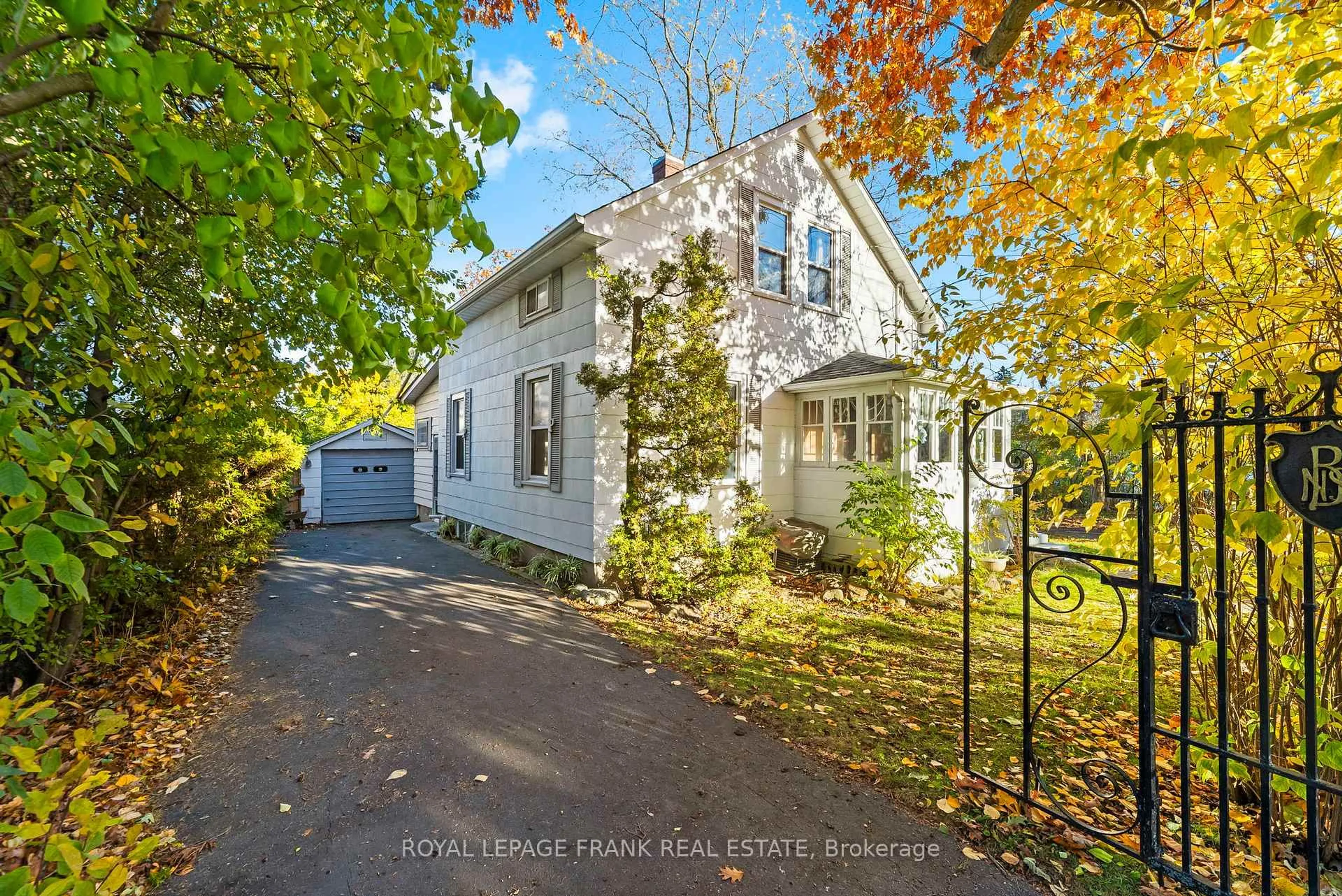 Unknown for 1627 Dufferin St, Whitby Ontario L1N 1B3