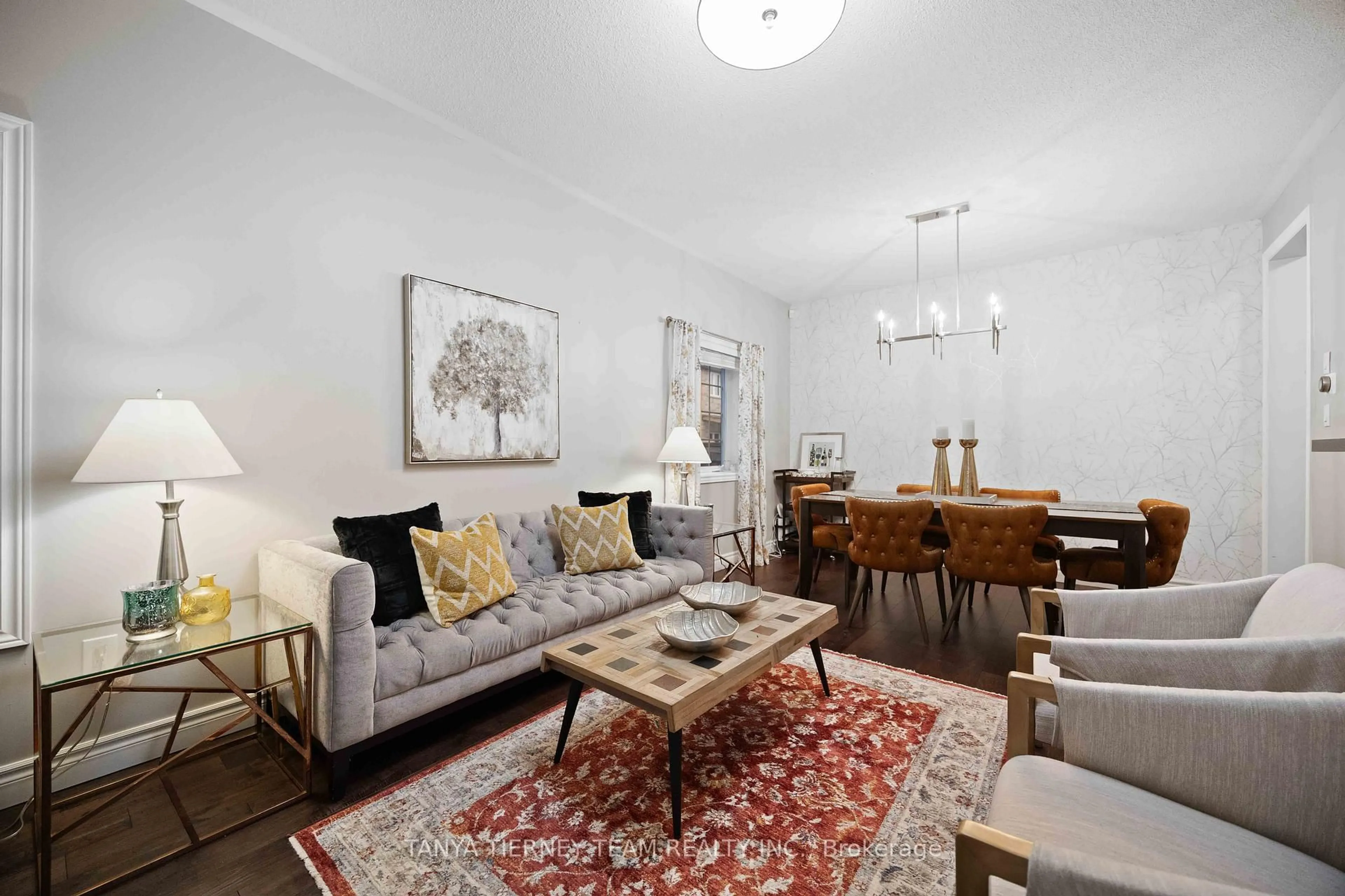 Living room with furniture, unknown for 67 Florence Dr, Whitby Ontario L1R 0K3