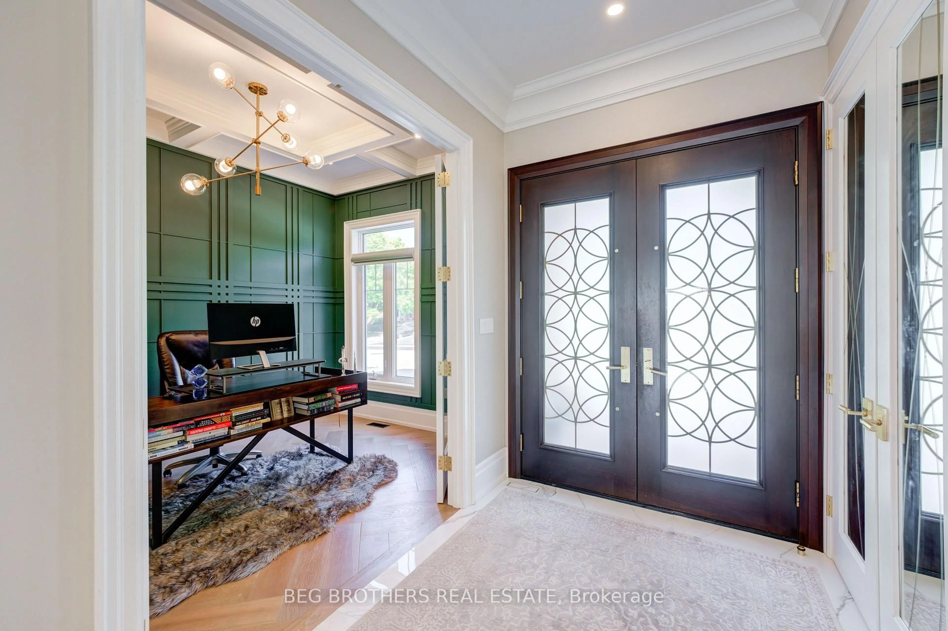 Indoor entryway for 415 Sheppard Ave, Pickering Ontario L1V 1E6