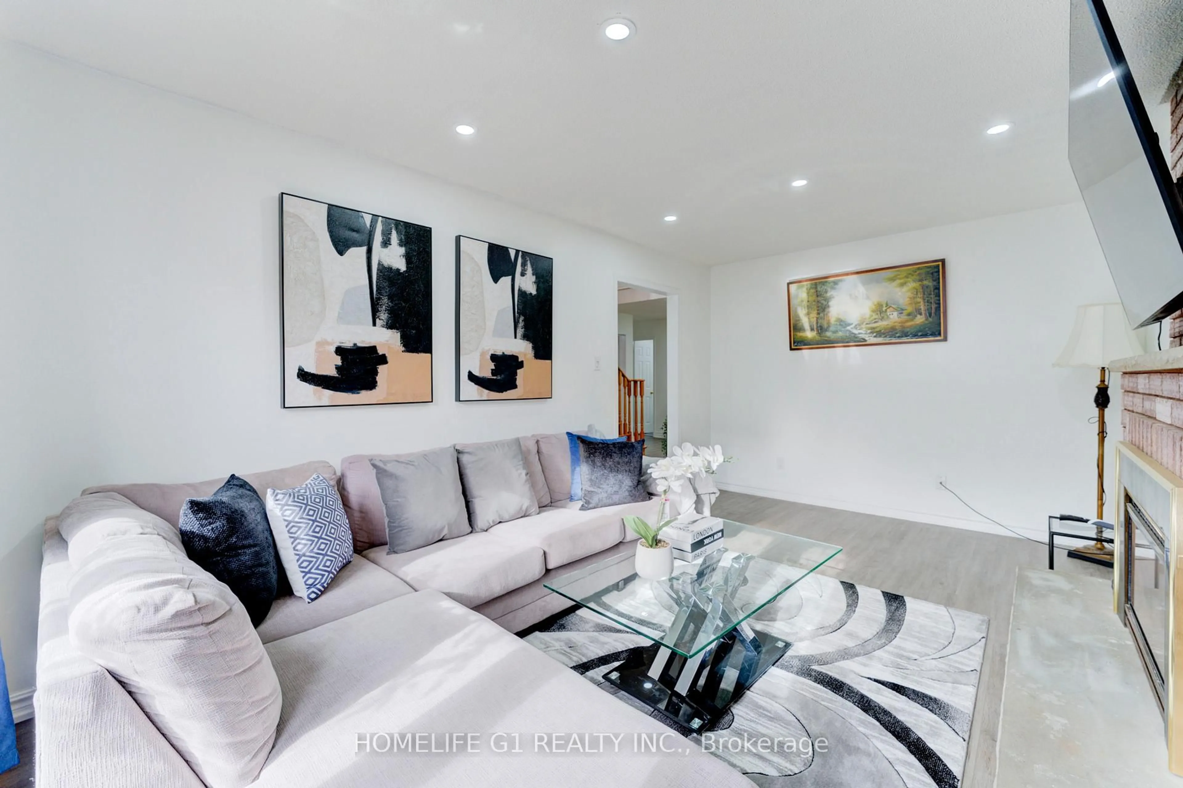 Living room with furniture, unknown for 1695 Major Oaks Rd, Pickering Ontario L1X 1X2