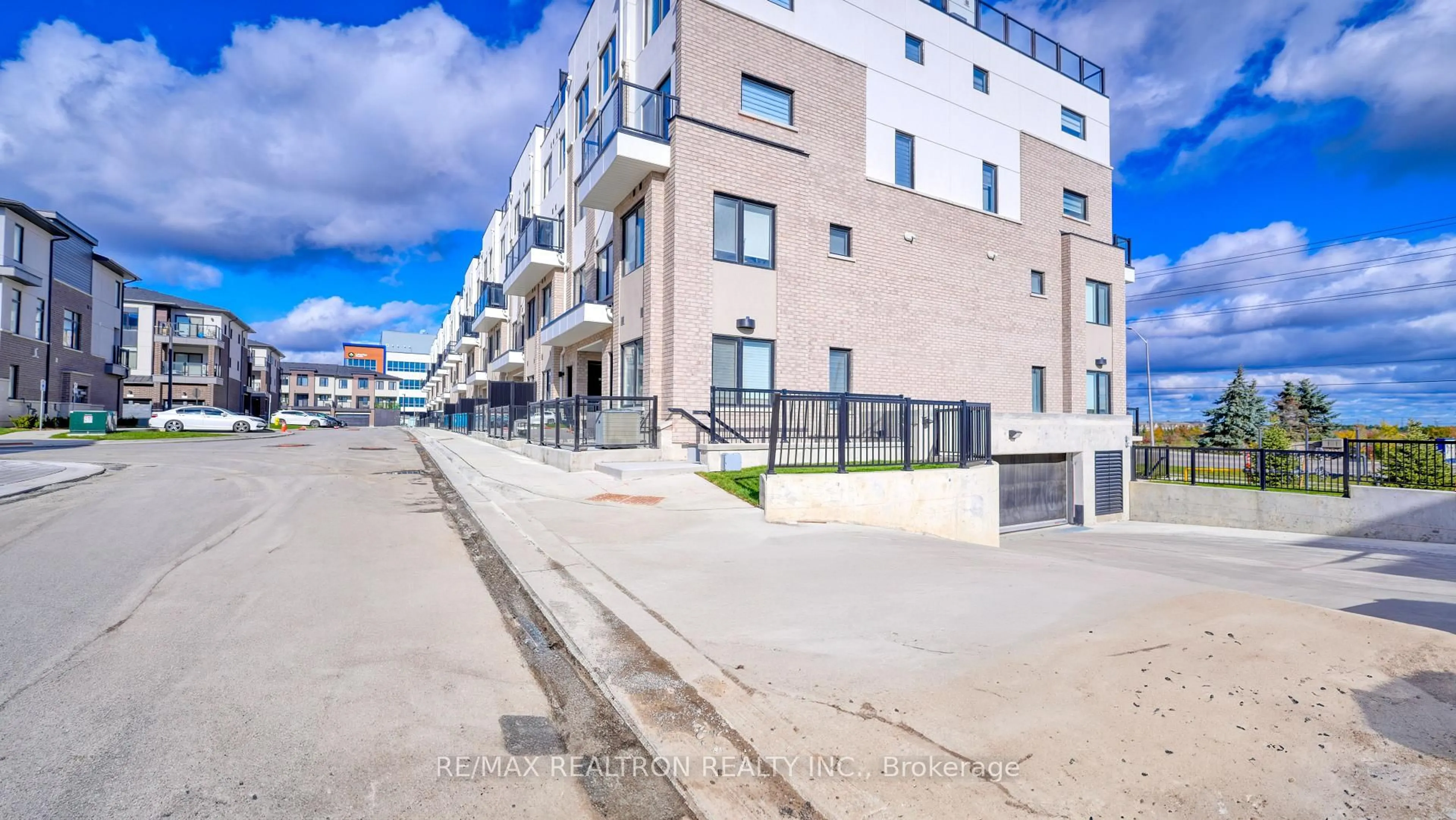 Patio, street for 1695 Dersan St #324, Pickering Ontario L1X 0S9