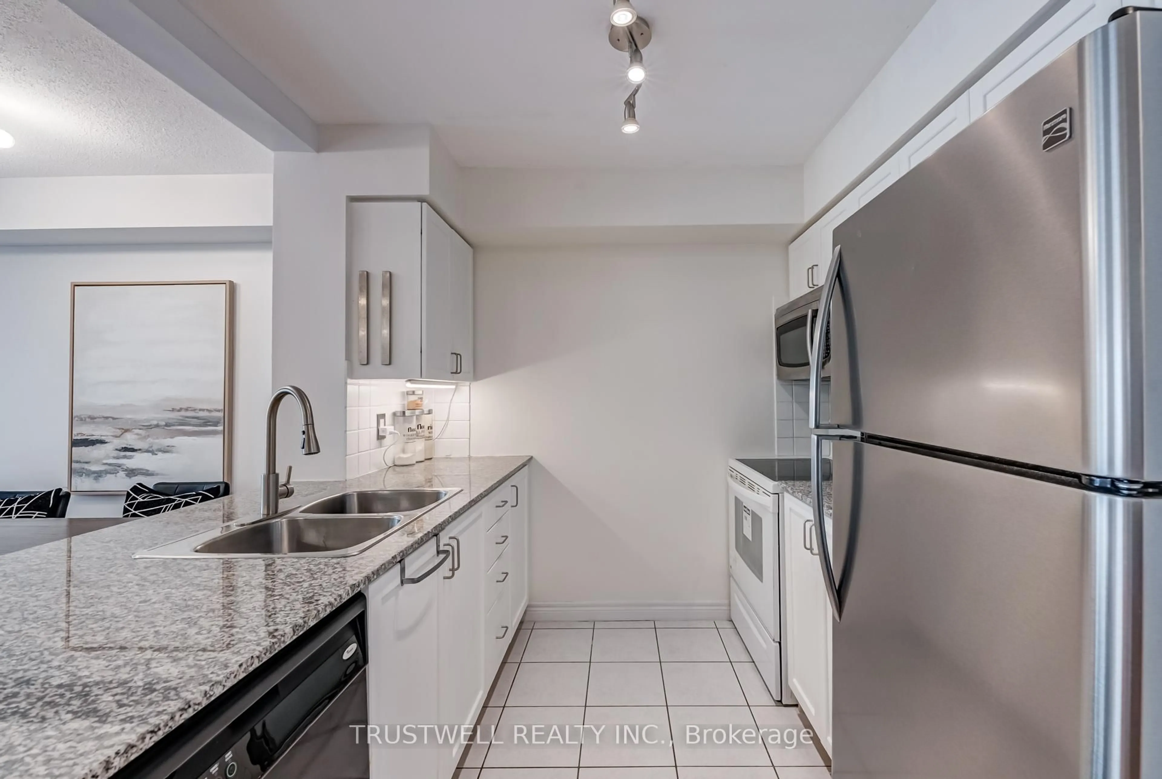 Standard kitchen, ceramic/tile floor for 83 Borough Dr #2007, Toronto Ontario M1P 5E4