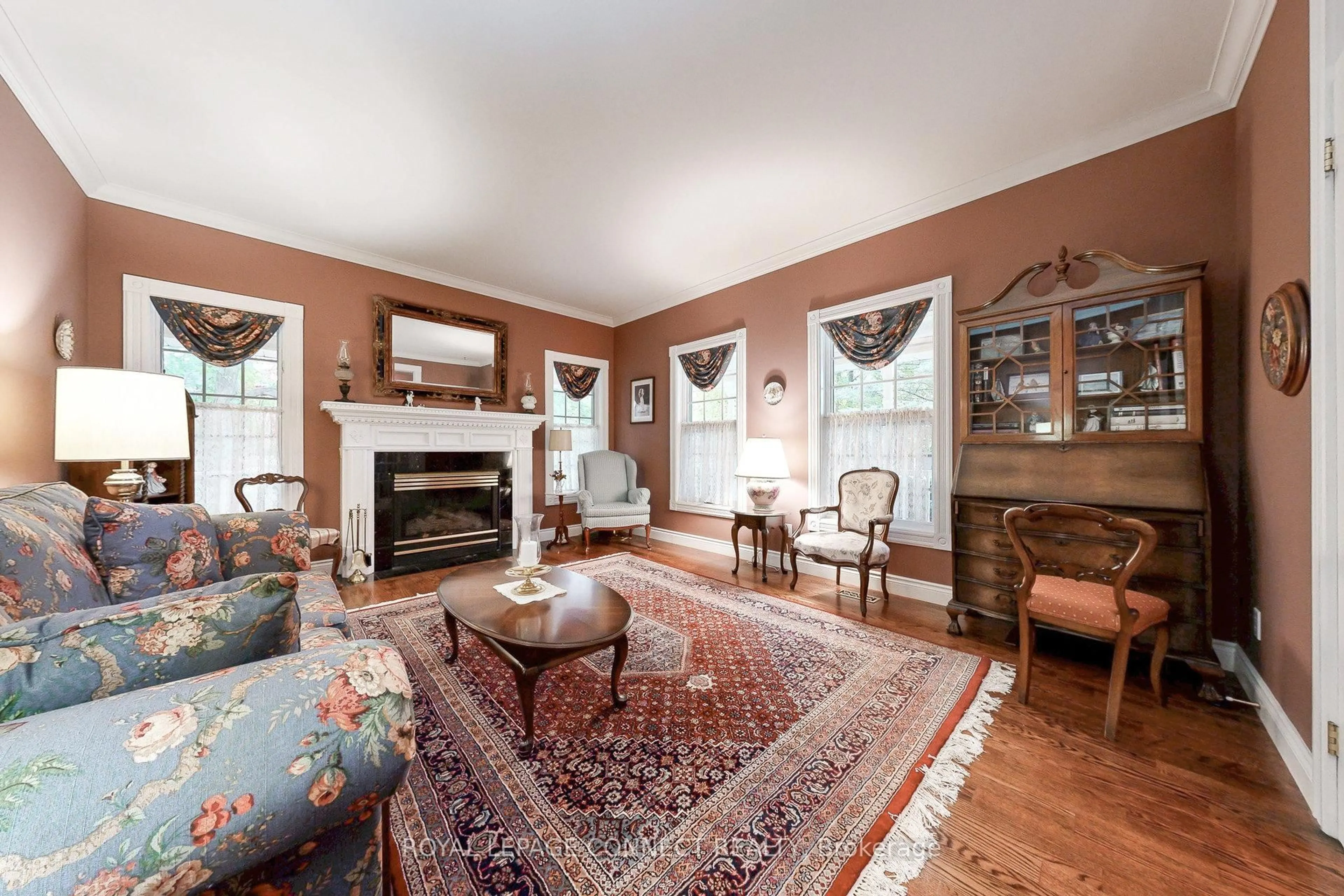 Living room with furniture, unknown for 1436 Highbush Tr, Pickering Ontario L1V 1N5