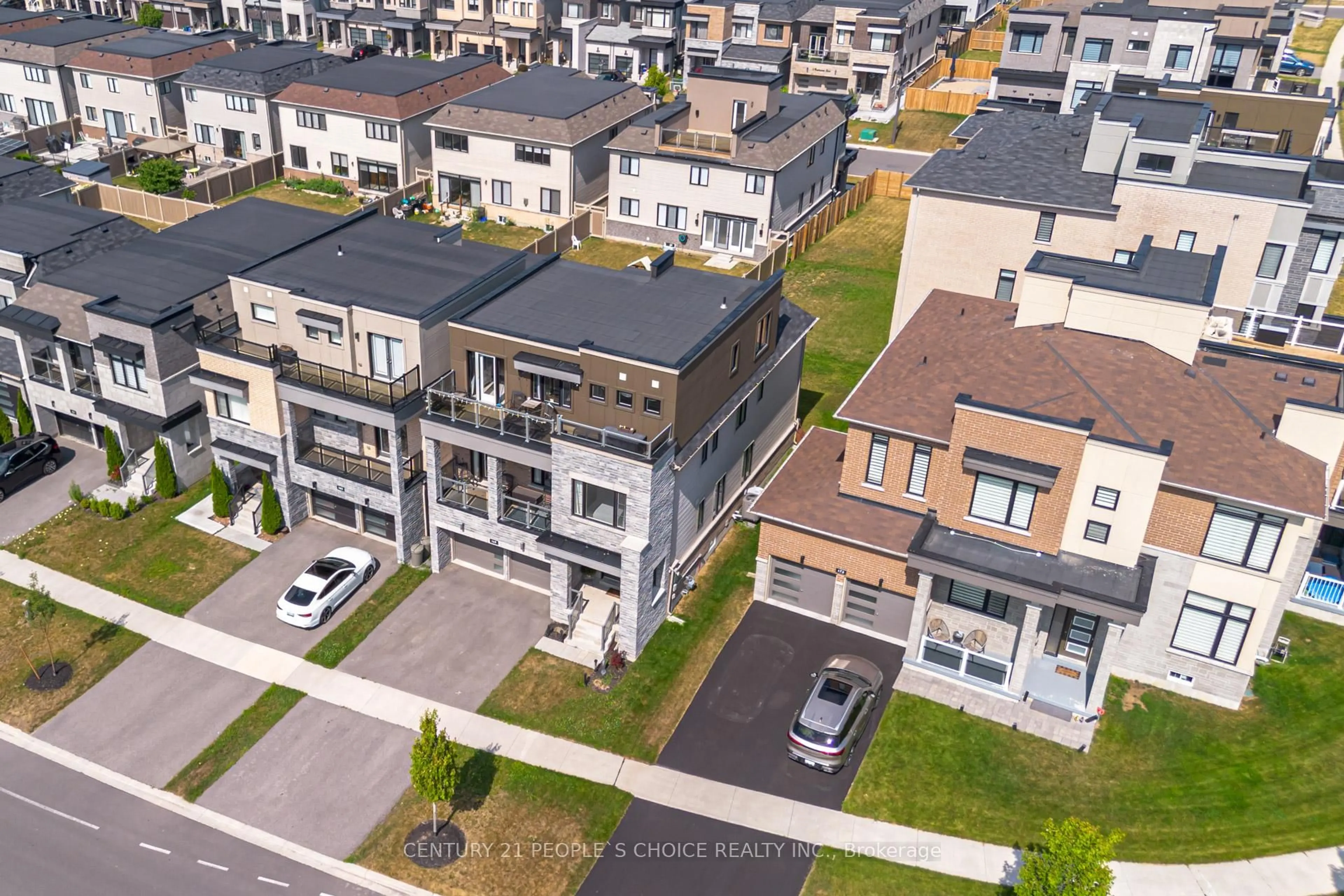 A pic from outside/outdoor area/front of a property/back of a property/a pic from drone, street for 169 East Shore Dr, Clarington Ontario L1C 1Z8