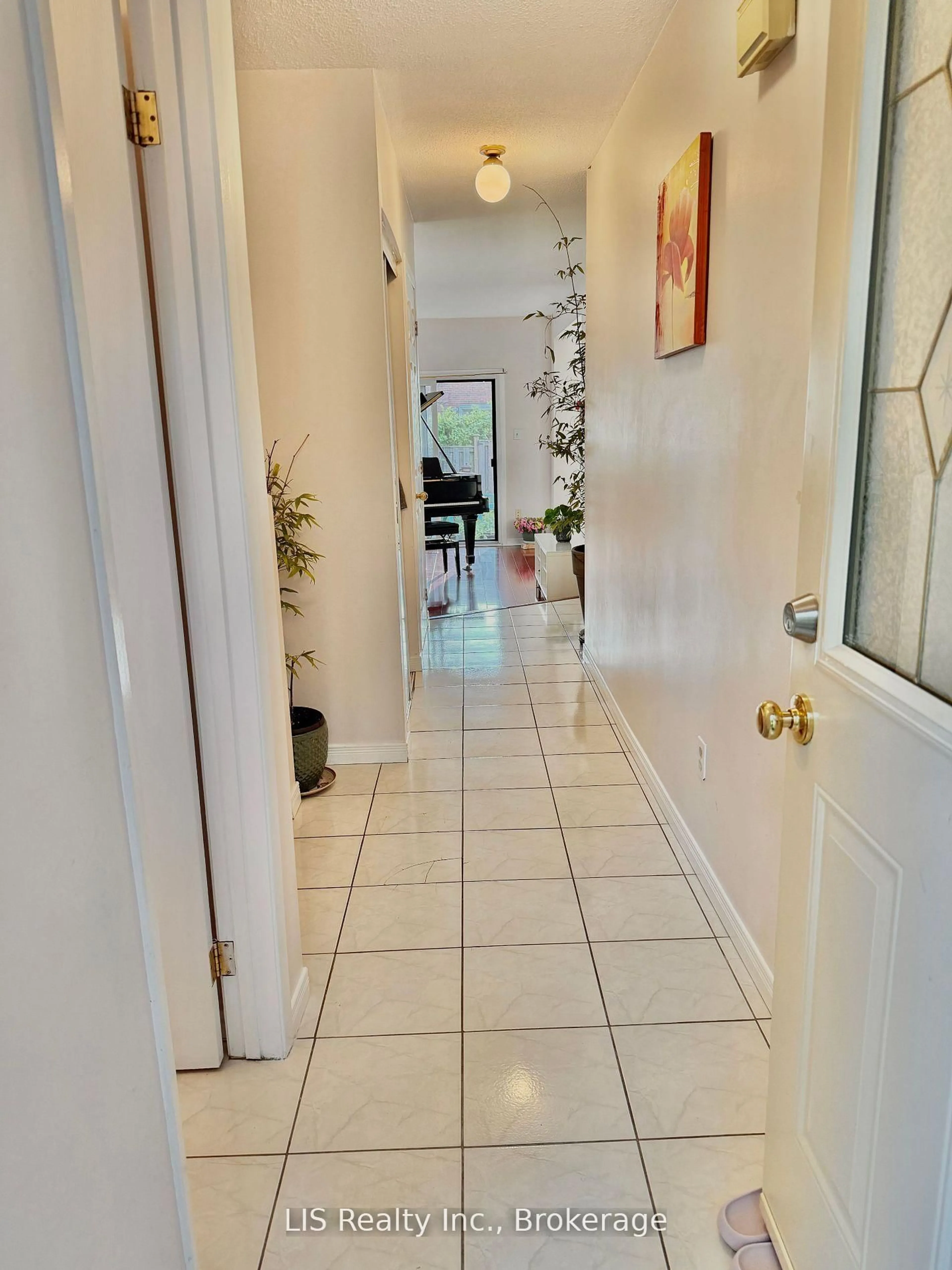 Indoor entryway for 24 Fundy Bay Blvd #26, Toronto Ontario M1W 3A4