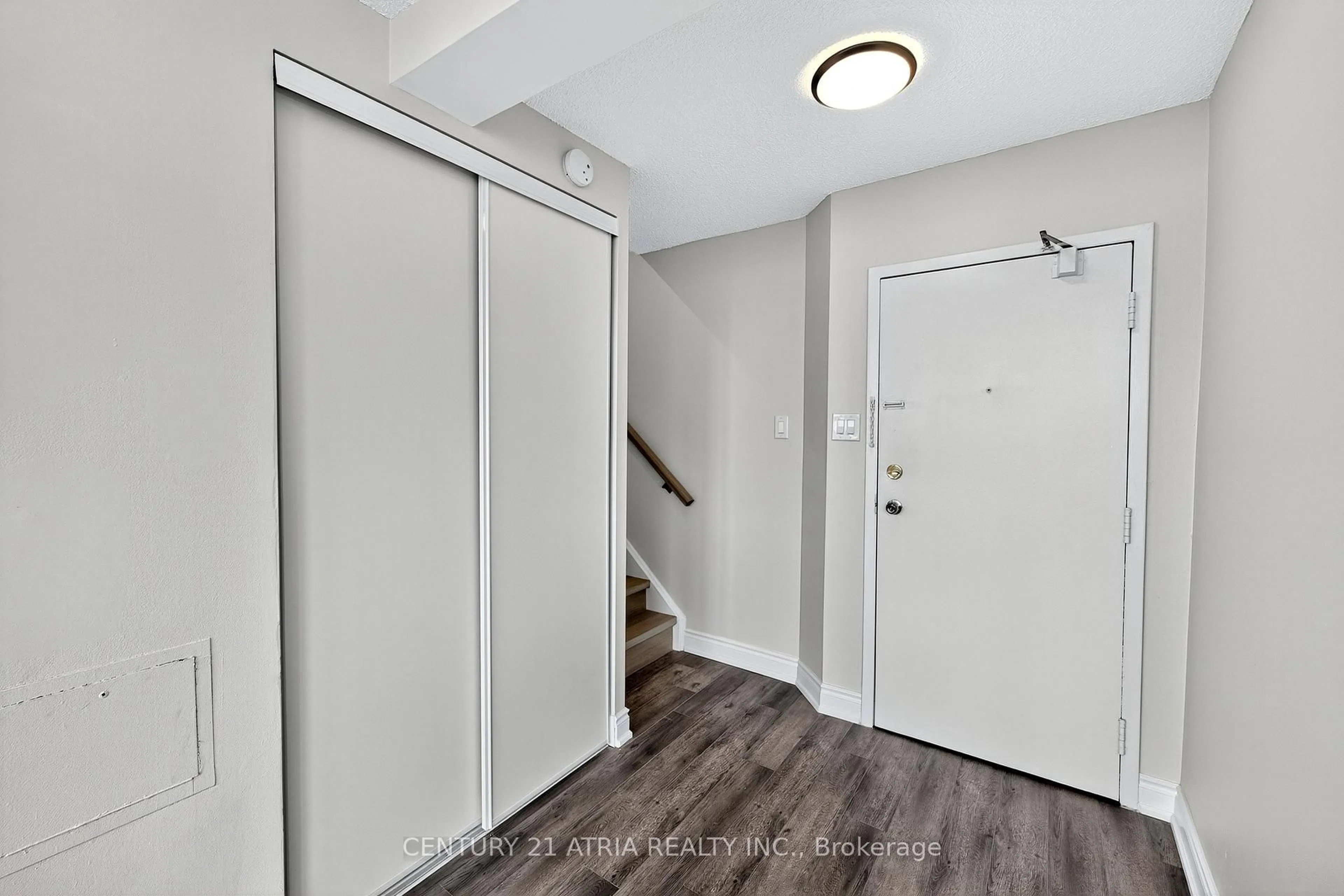 Indoor entryway for 5580 Sheppard Ave #417, Toronto Ontario M1B 2L3