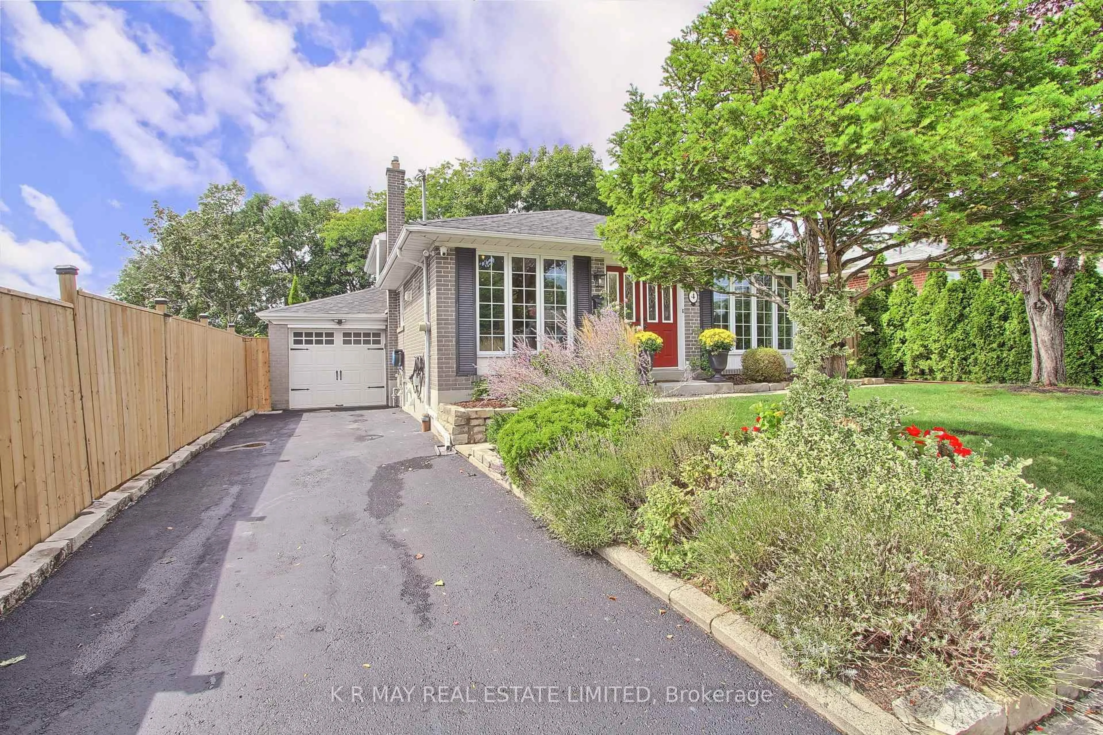 Unknown for 4 Mayhill Cres, Toronto Ontario M1G 1K6