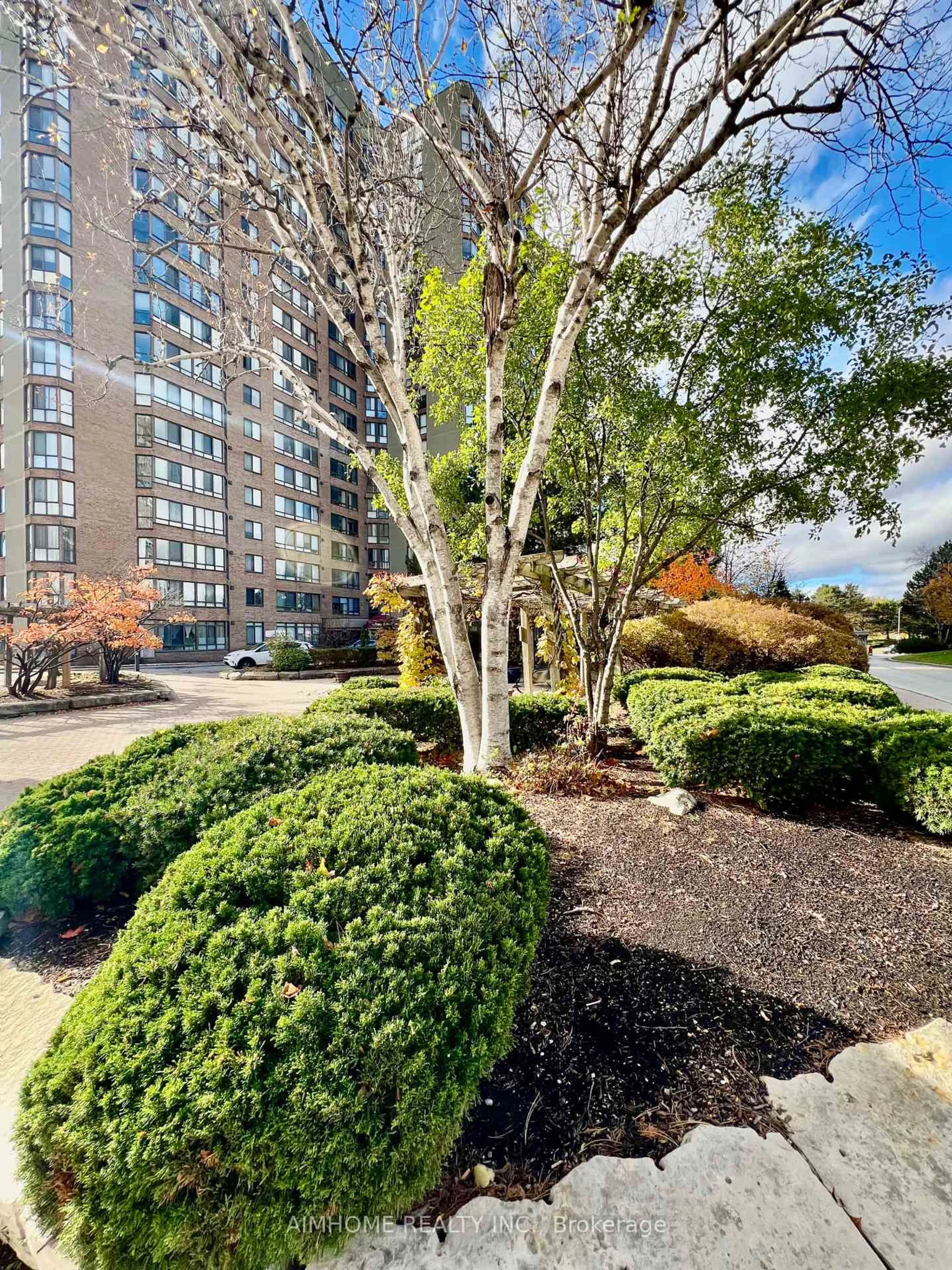 Patio, street for 55 Bamburgh Circ #308, Toronto Ontario M1W 3V4