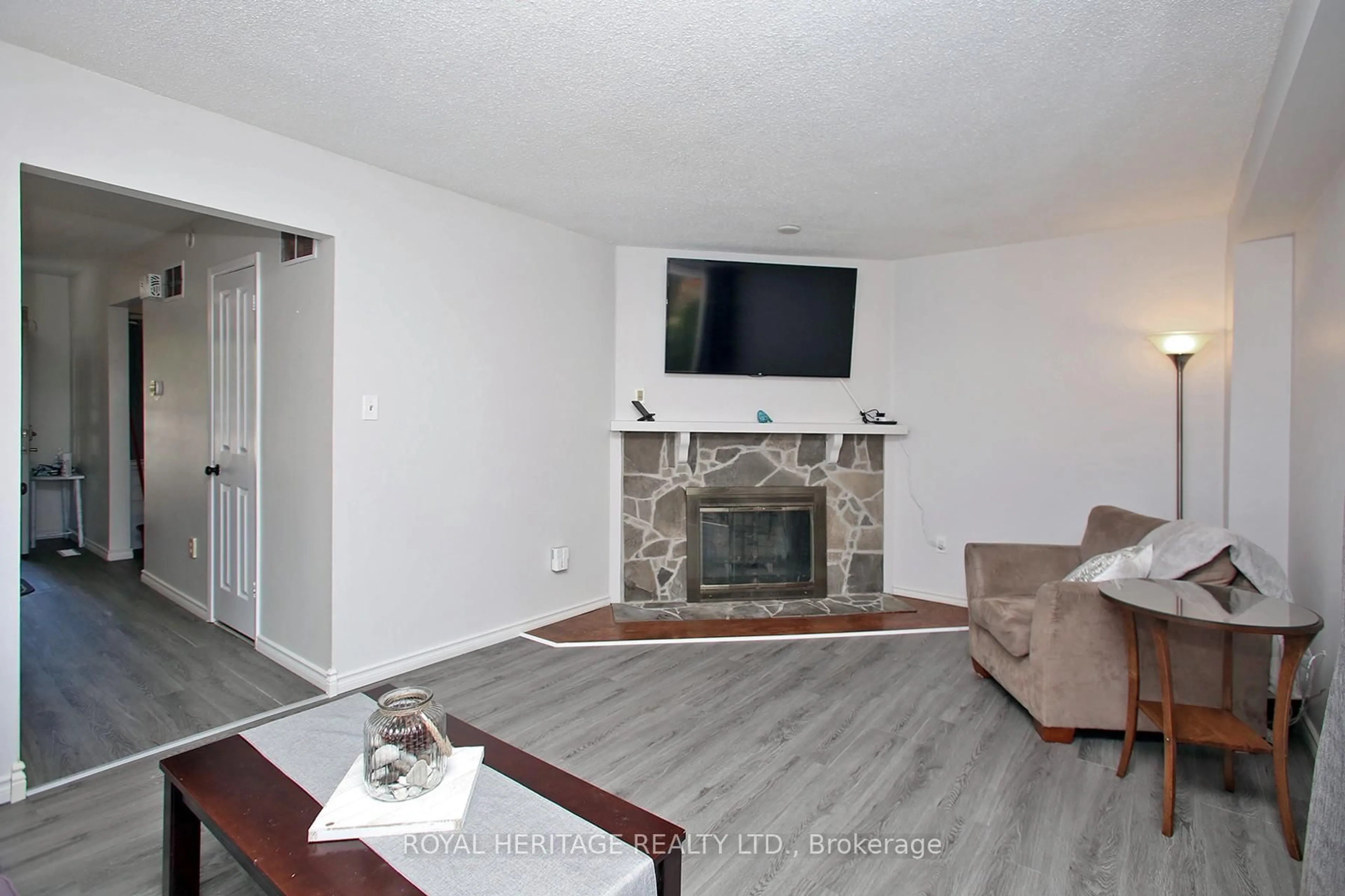 Living room with furniture, unknown for 205 Northminster Crt, Oshawa Ontario L1G 7M6