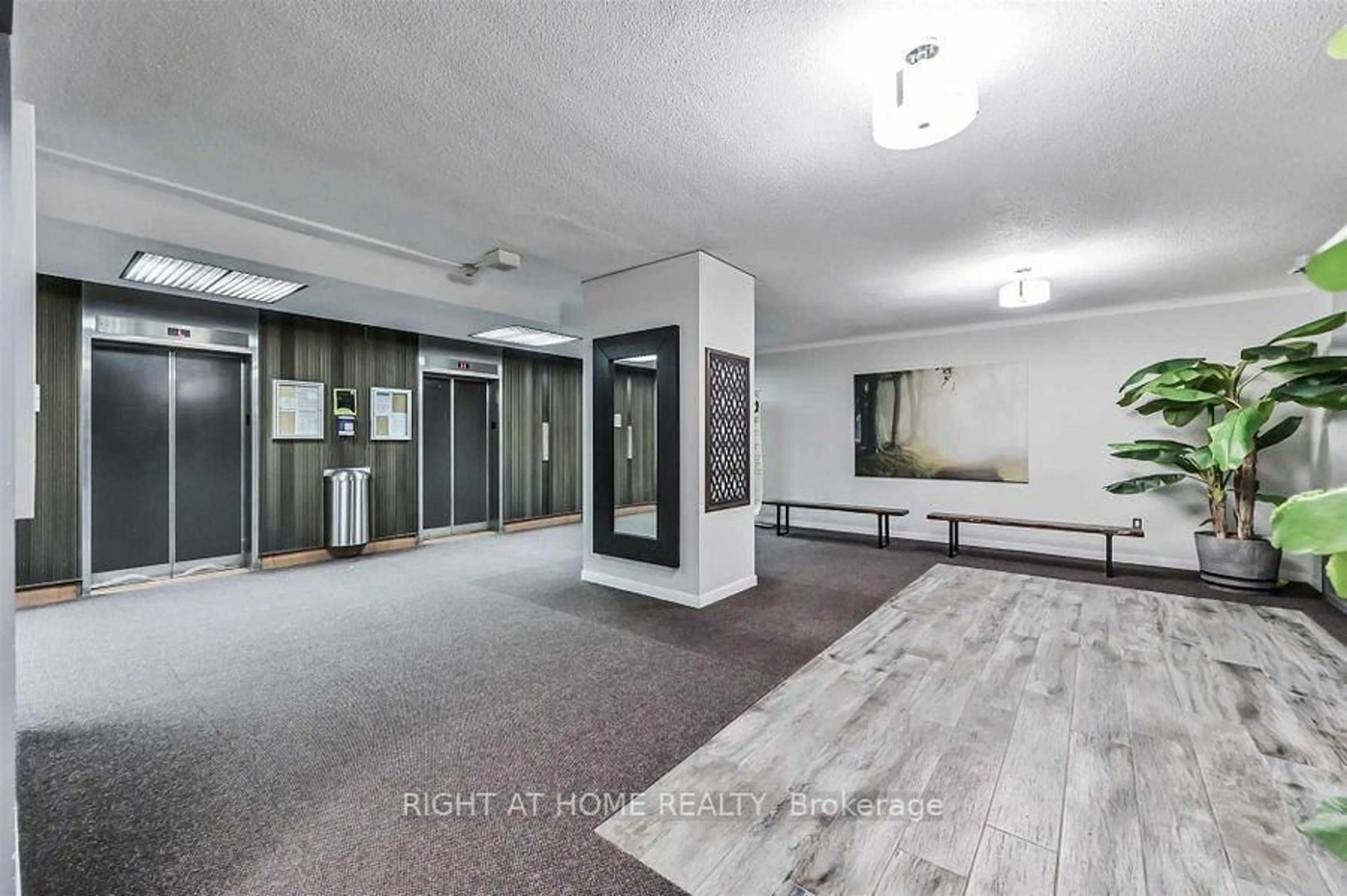 Indoor foyer for 5 Massey Sq #717, Toronto Ontario M4C 5L6