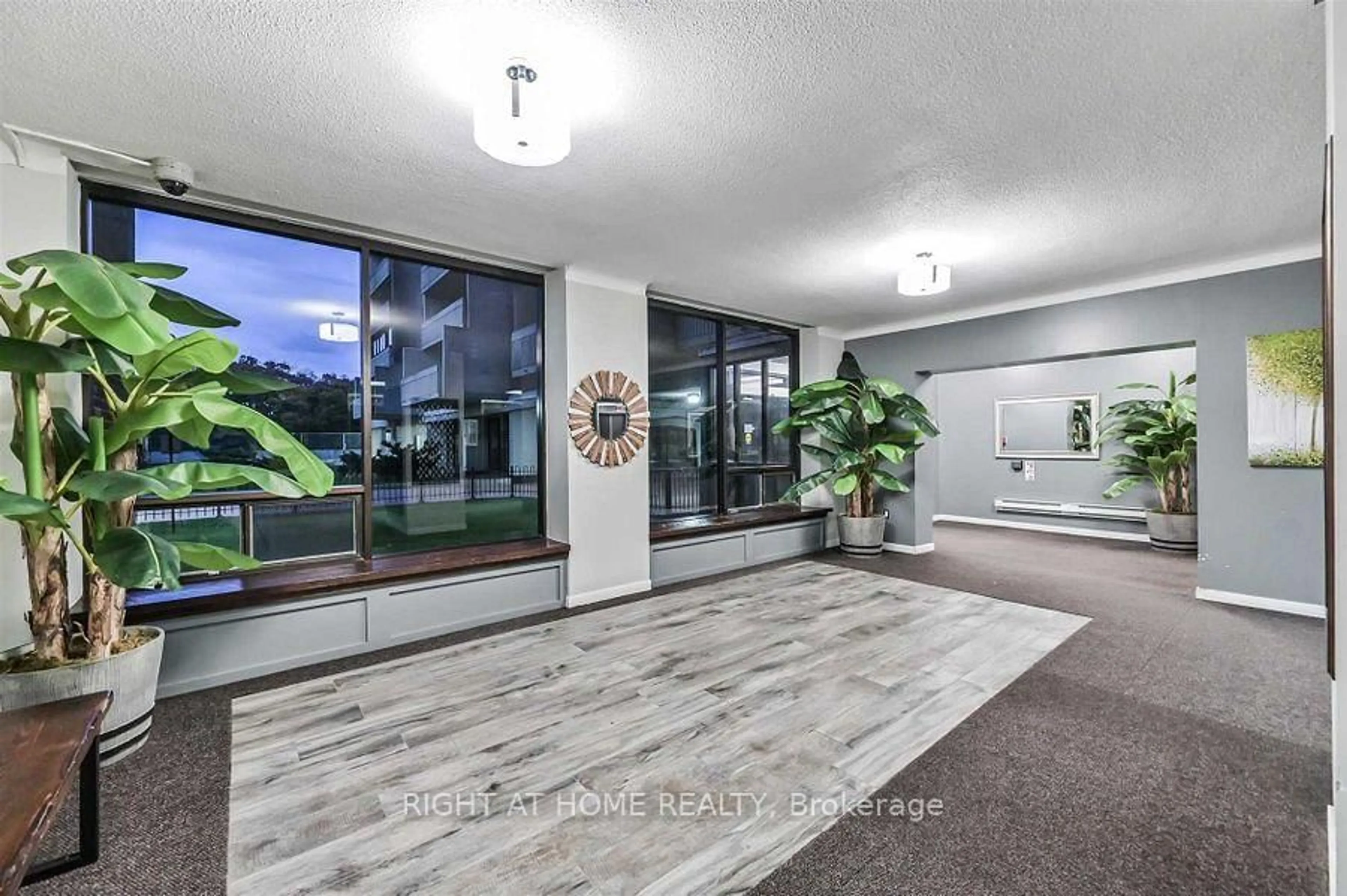 Indoor foyer for 5 Massey Sq #717, Toronto Ontario M4C 5L6