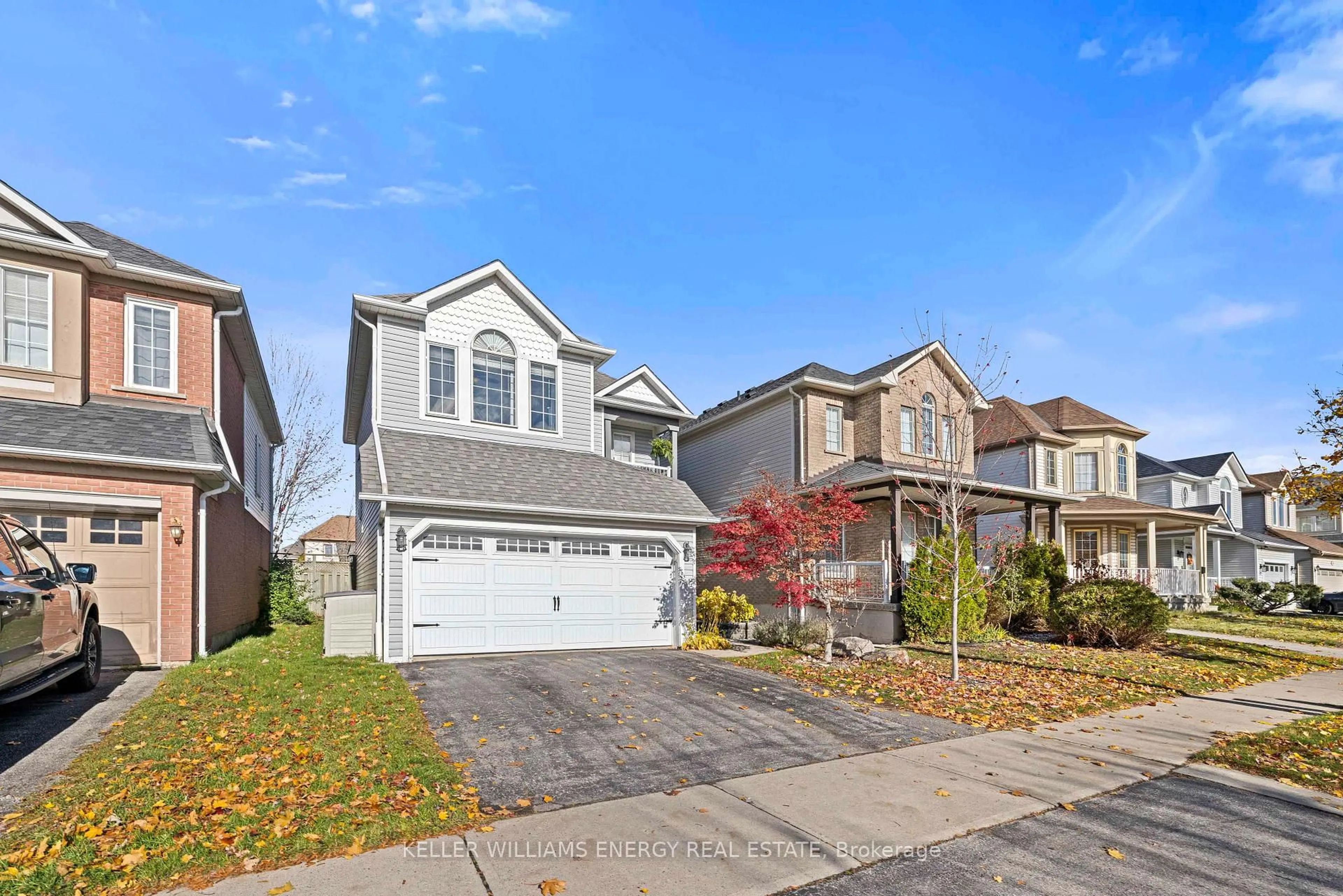 Home with vinyl exterior material, street for 71 Sandford Cres, Whitby Ontario L1R 2S1