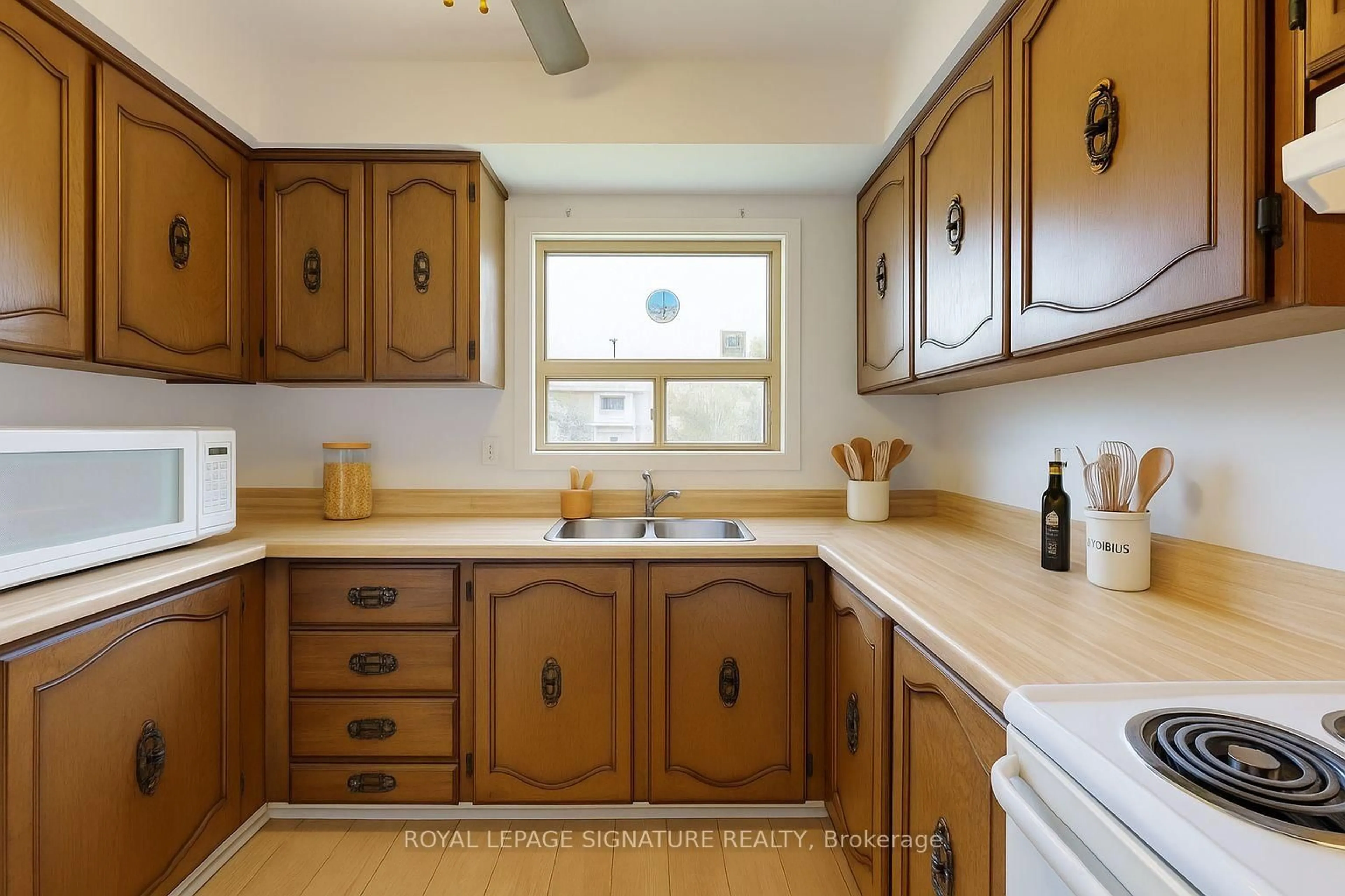 Standard kitchen, unknown for 35 Crittenden Sq, Toronto Ontario M1B 1V2