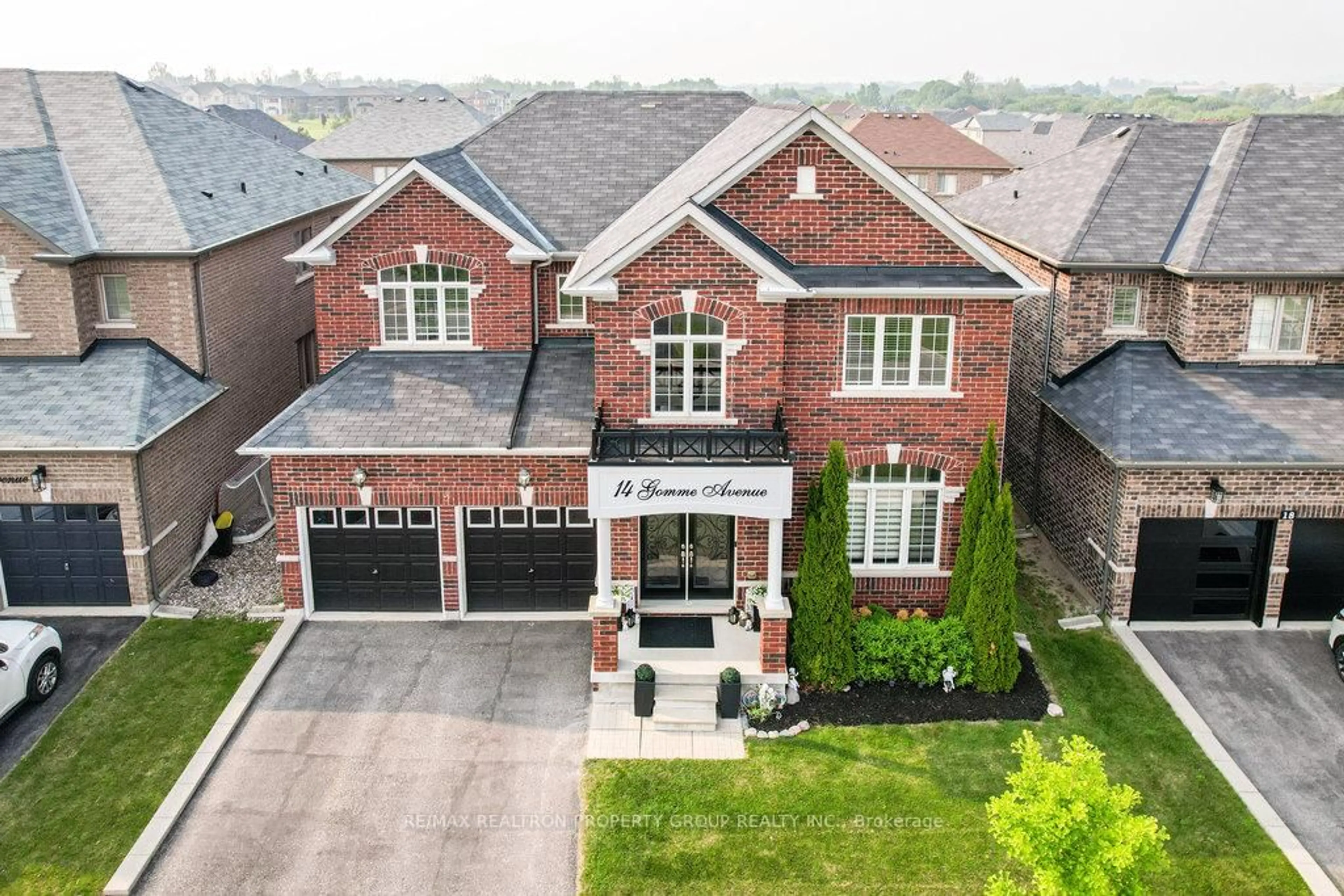 A pic from outside/outdoor area/front of a property/back of a property/a pic from drone, street for 14 Gomme Ave, Clarington Ontario L1B 0K9