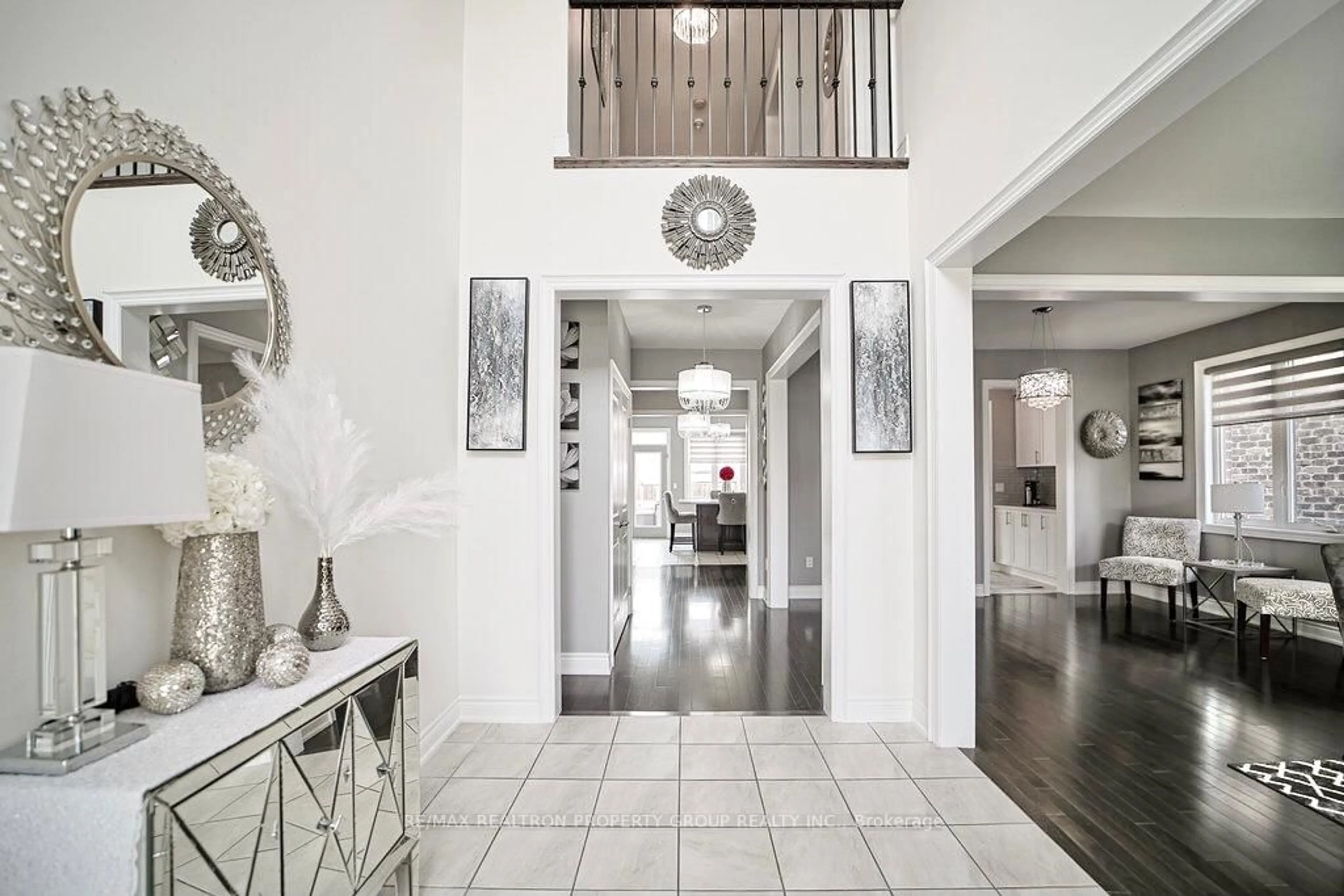 Indoor entryway for 14 Gomme Ave, Clarington Ontario L1B 0K9