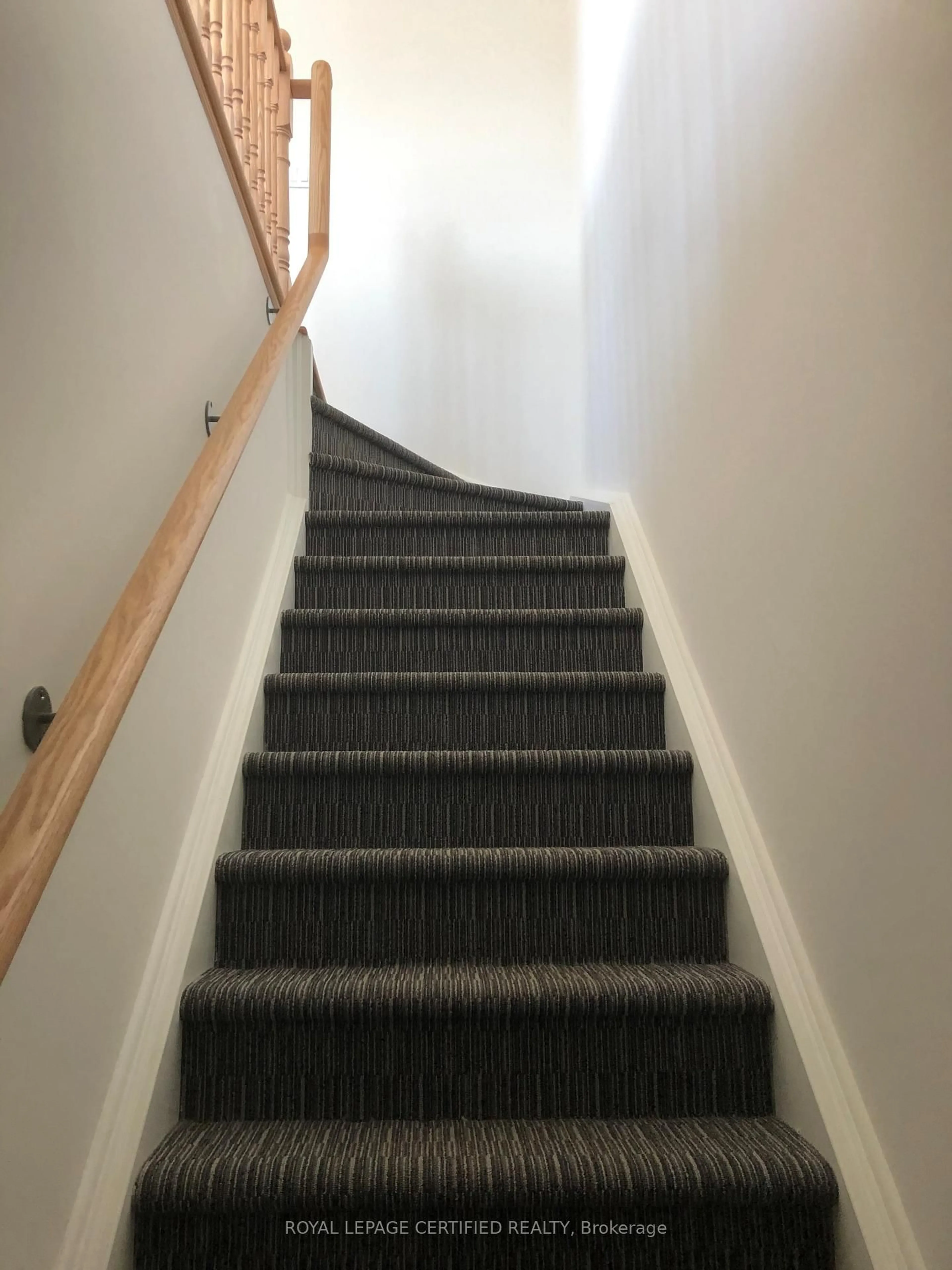 Stairs for 500 Kingbird Grve #350, Toronto Ontario M1B 0E4