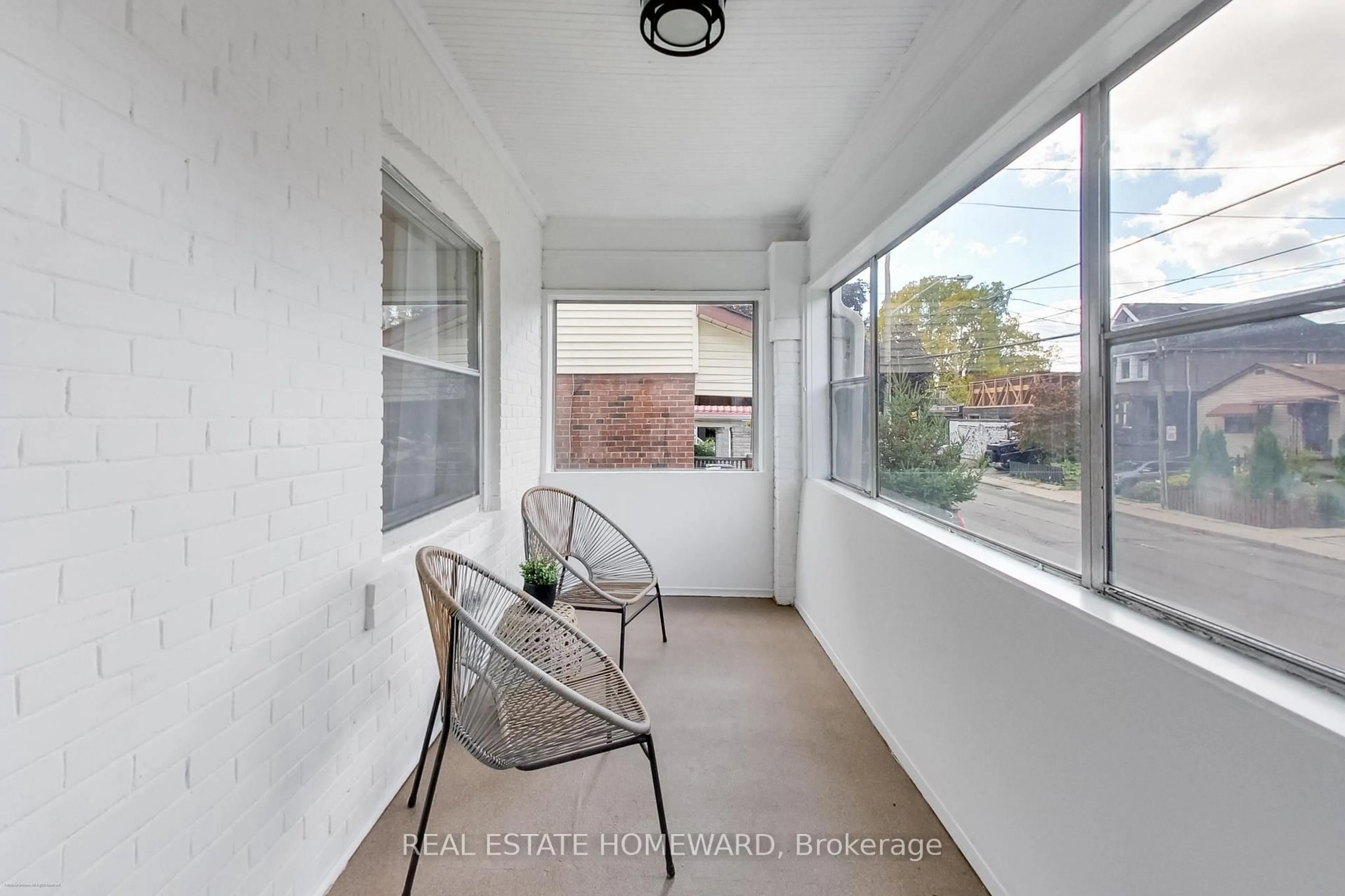 Unknown for 255 Westlake Ave, Toronto Ontario M4C 4T3