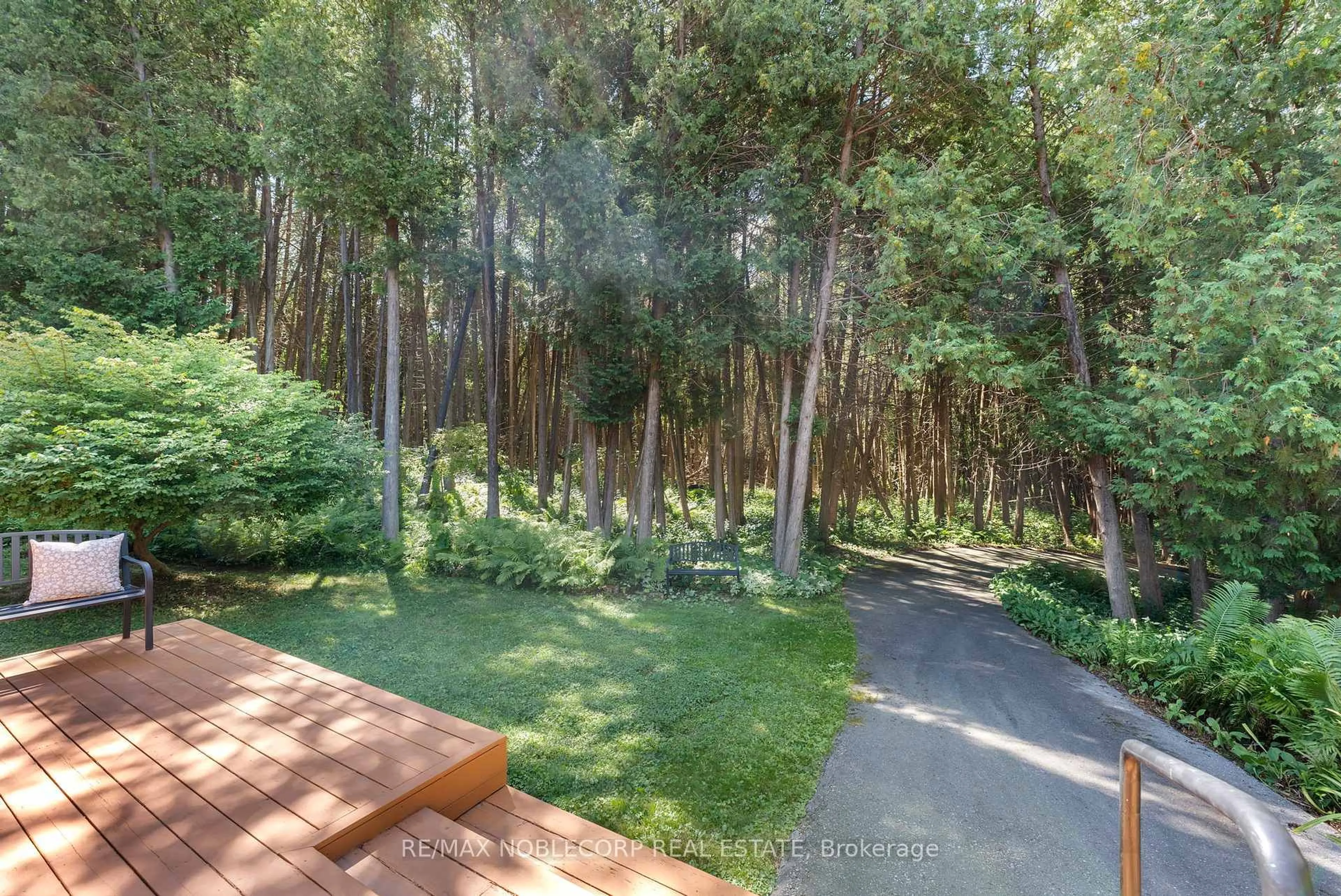Patio, forest/trees view for 3435 Greenwood Rd, Pickering Ontario L1X 0J3