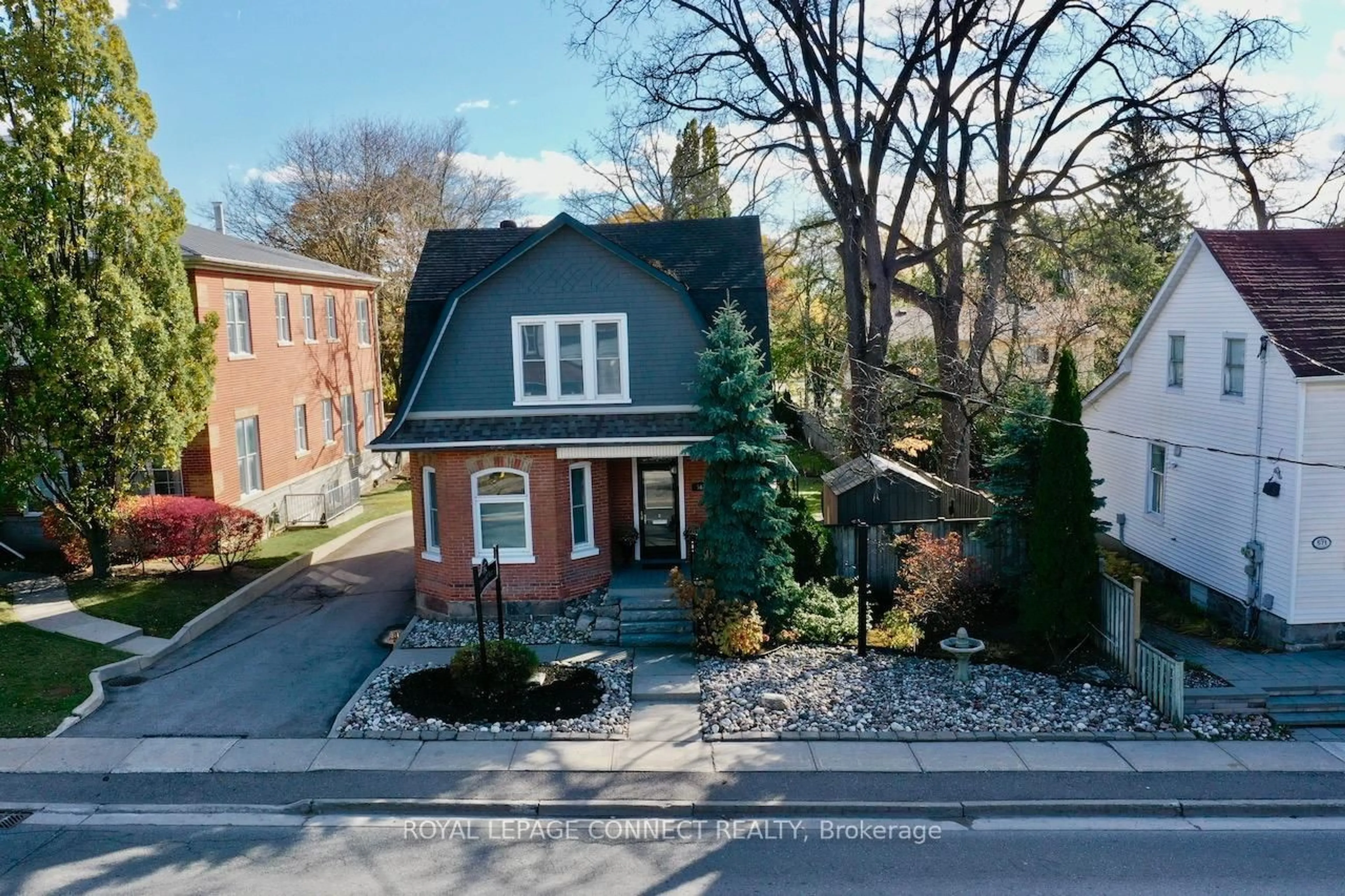 A pic from outside/outdoor area/front of a property/back of a property/a pic from drone, street for 567 Kingston Rd, Ajax Ontario L1S 6M1