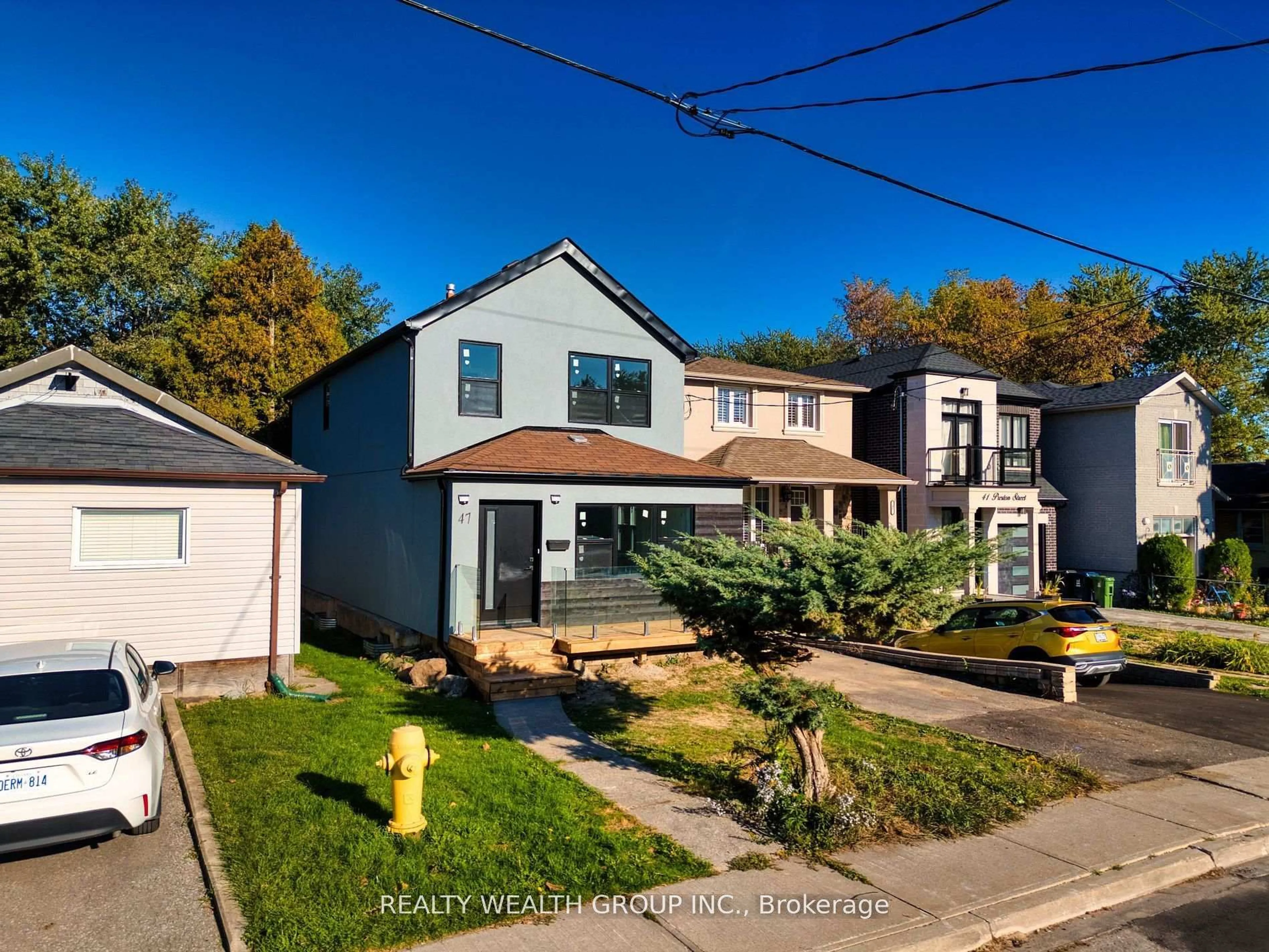 A pic from outside/outdoor area/front of a property/back of a property/a pic from drone, street for 47 Preston St, Toronto Ontario M1N 3N2