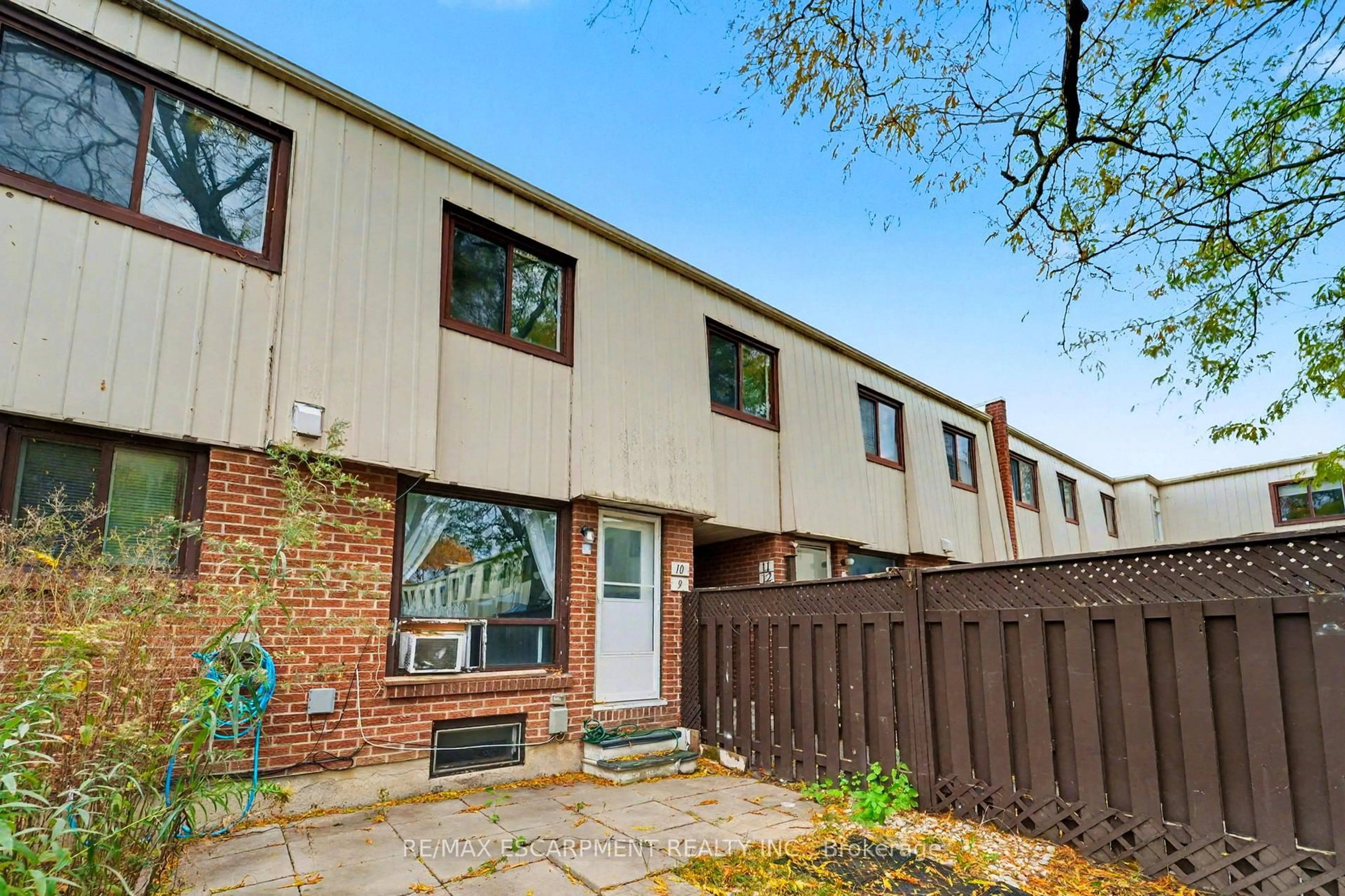 Unknown for 1100 Oxford St #9, Oshawa Ontario L1J 6G4