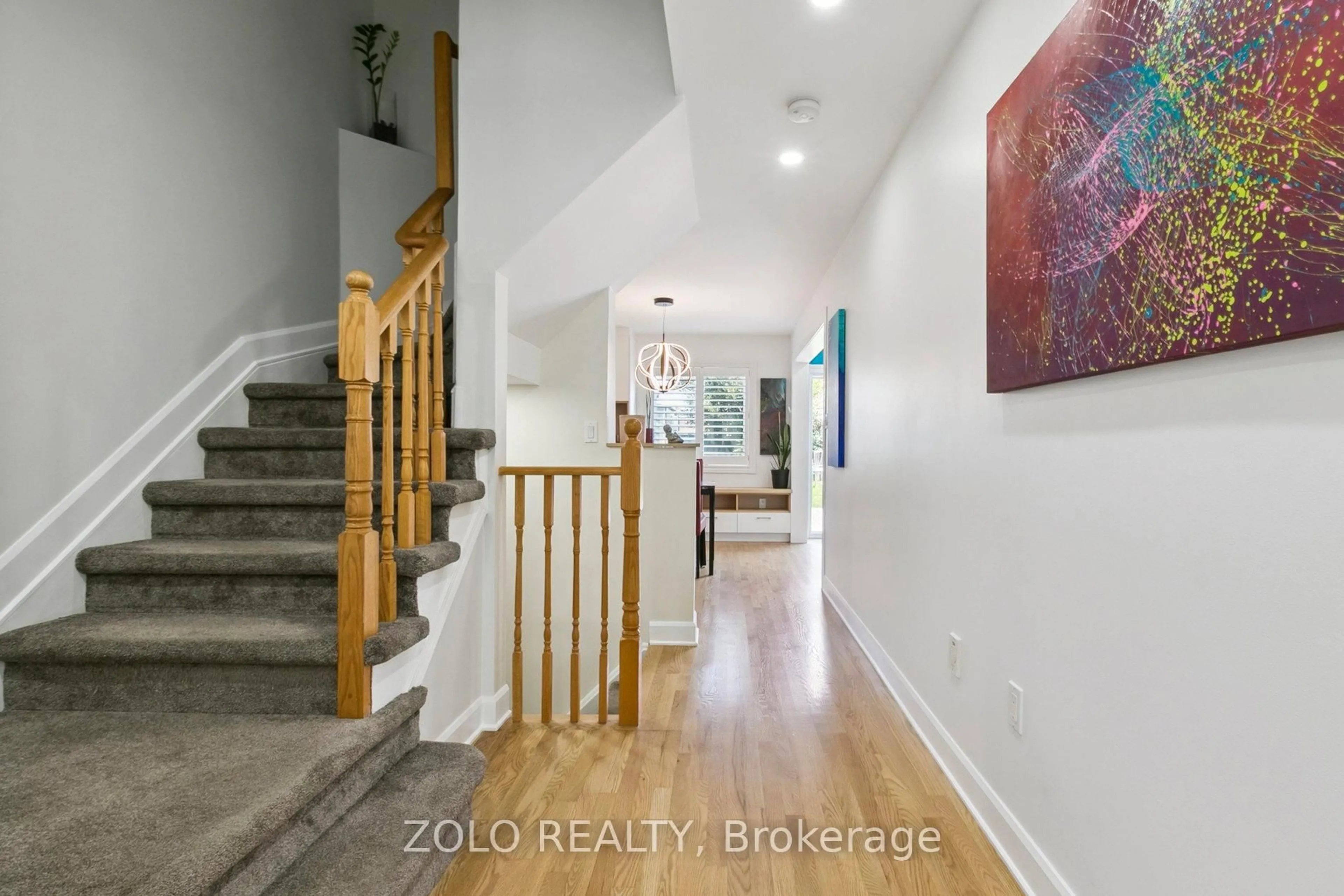 Indoor entryway for 31 Channel Dr, Whitby Ontario L1N 9R3