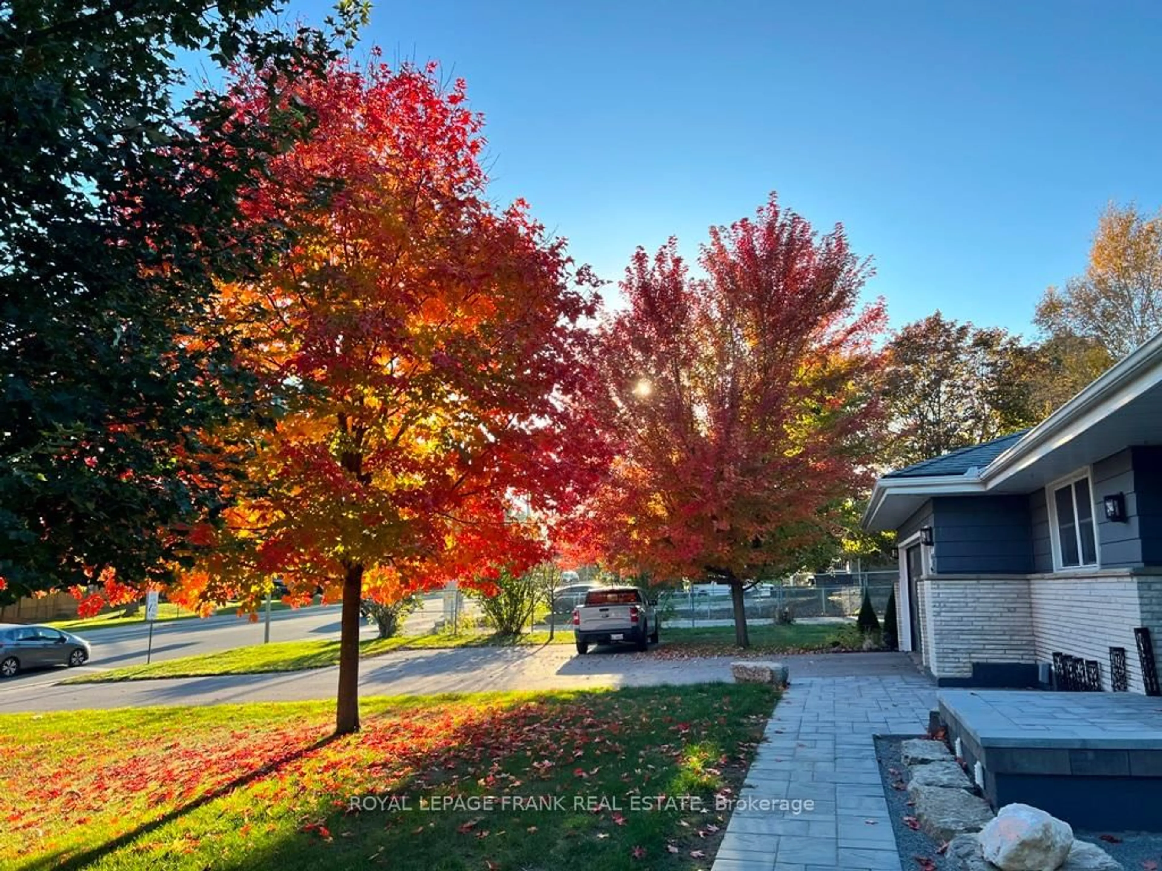 A pic from outside/outdoor area/front of a property/back of a property/a pic from drone, street for 1695 Scugog St, Scugog Ontario L9L 1K3