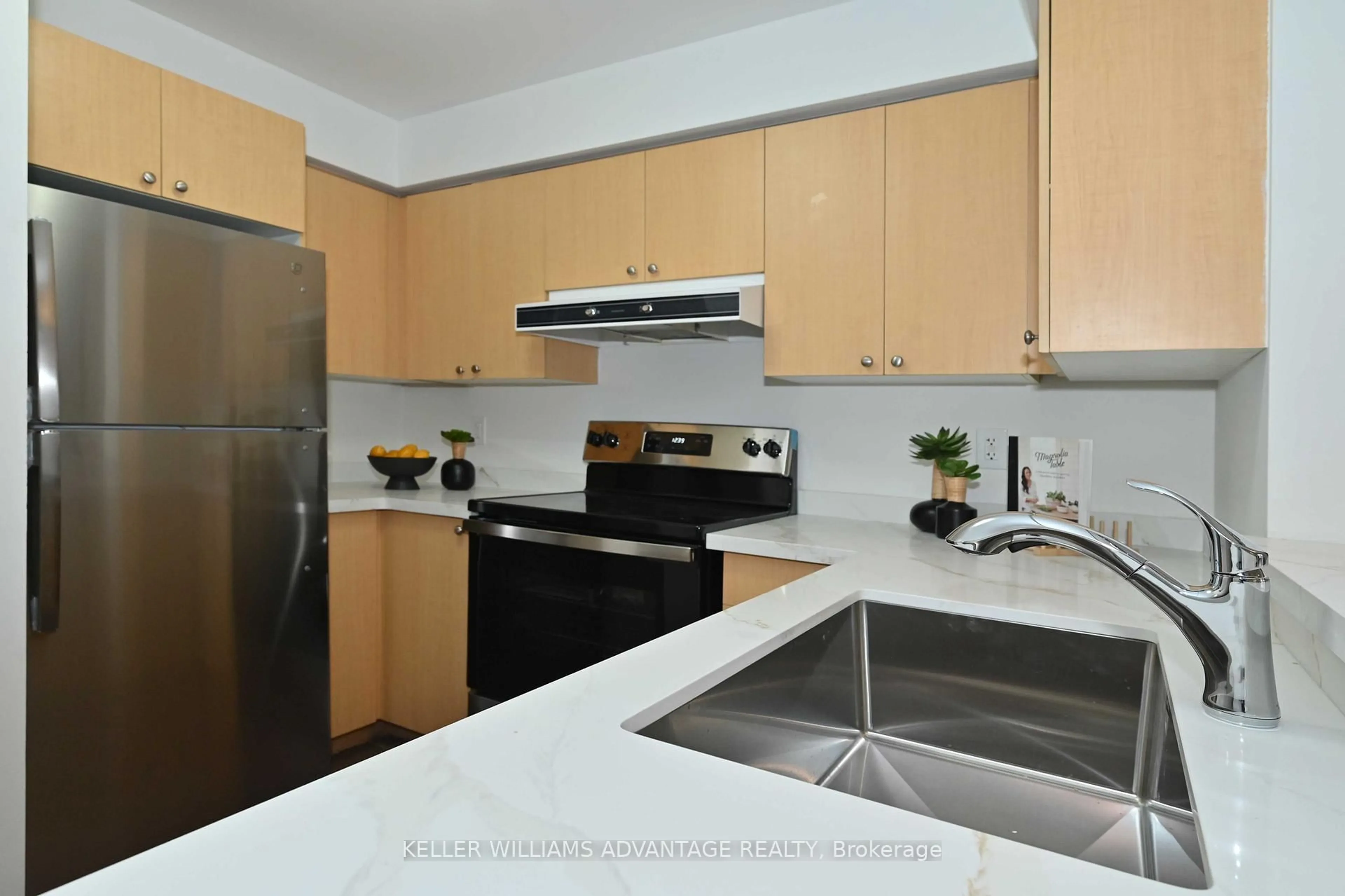 Standard kitchen, unknown for 3650 Kingston Rd #516, Toronto Ontario M1M 3X9