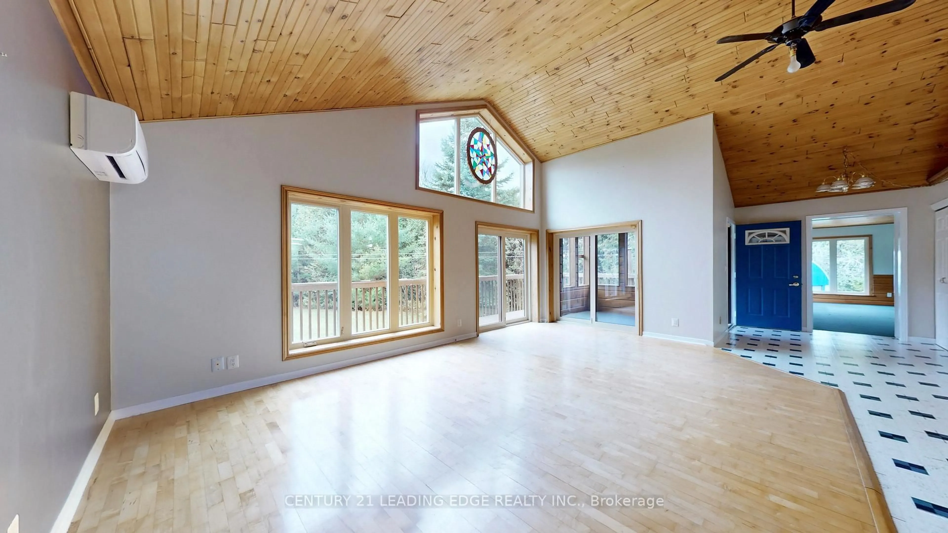 Indoor foyer for 430 CRAGG Rd, Scugog Ontario L9P 1R3