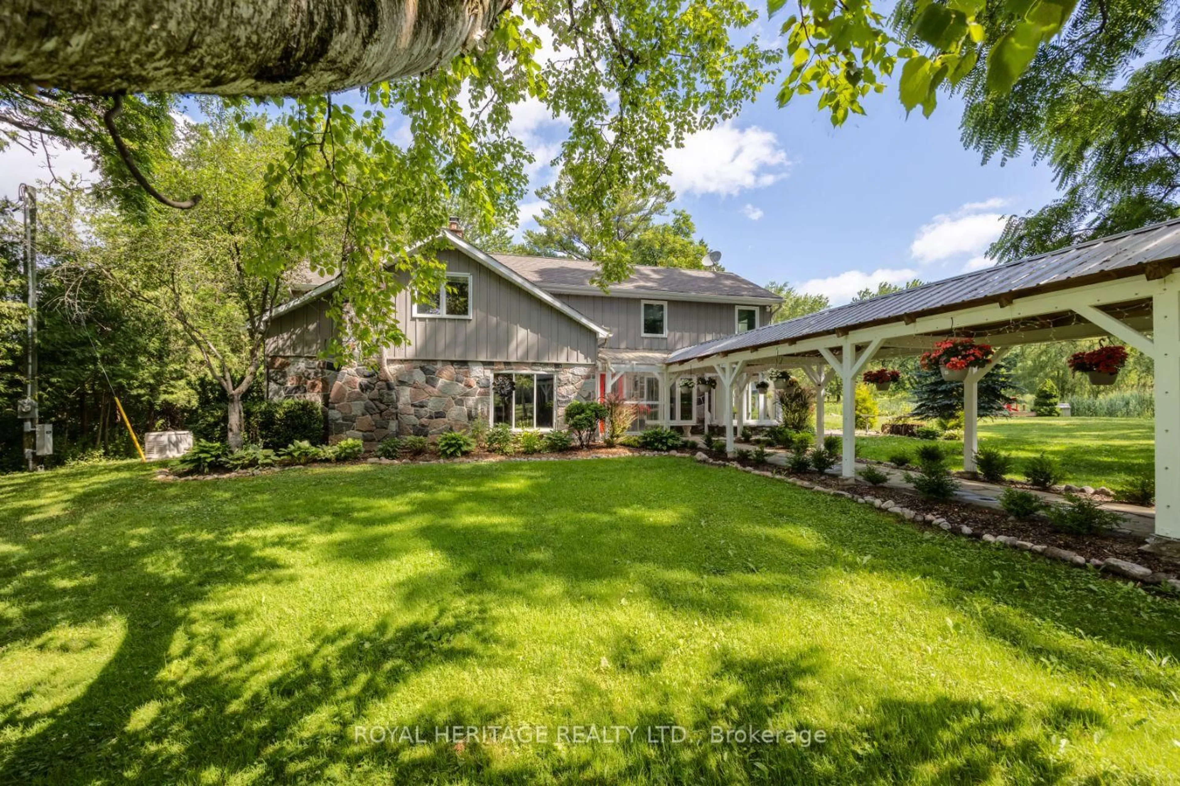 A pic from outside/outdoor area/front of a property/back of a property/a pic from drone, street for 4395 Westney Rd, Pickering Ontario L1Y 1A2