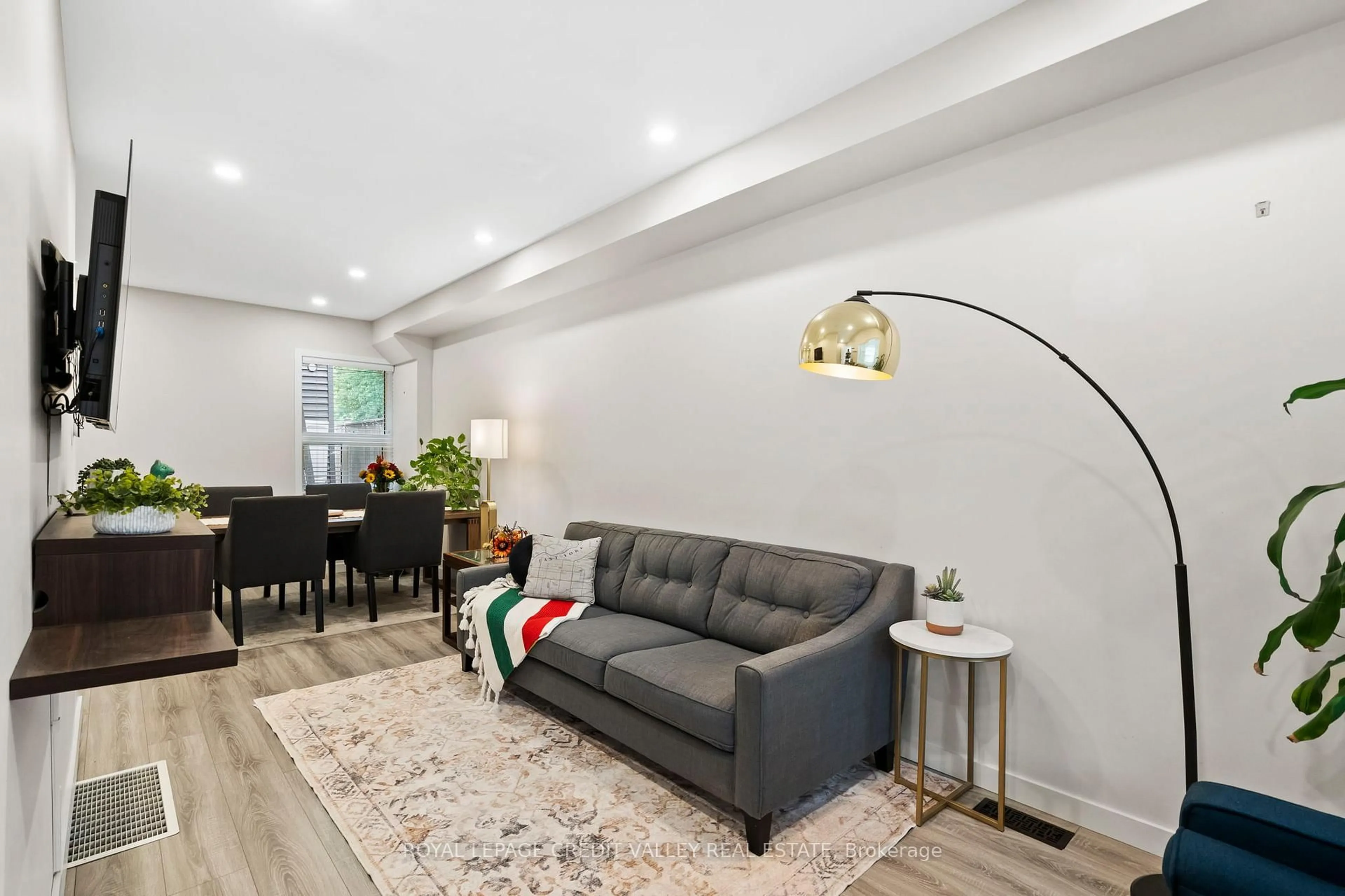 Living room with furniture, unknown for 1254 Woodbine Ave, Toronto Ontario M4C 4E6