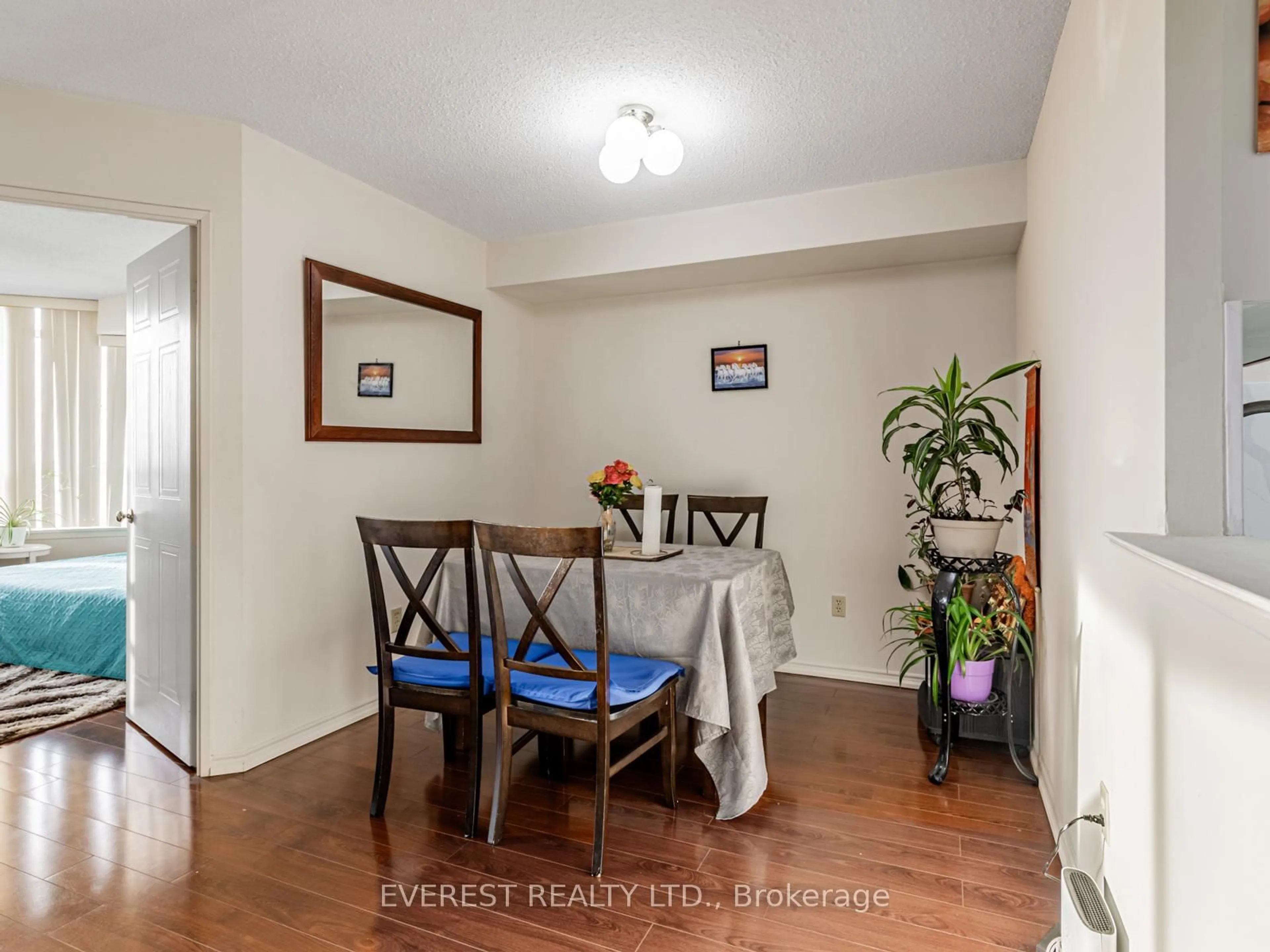 Dining room, wood/laminate floor for 5 Greystone Walk Dr #1714, Toronto Ontario M1K 5J5