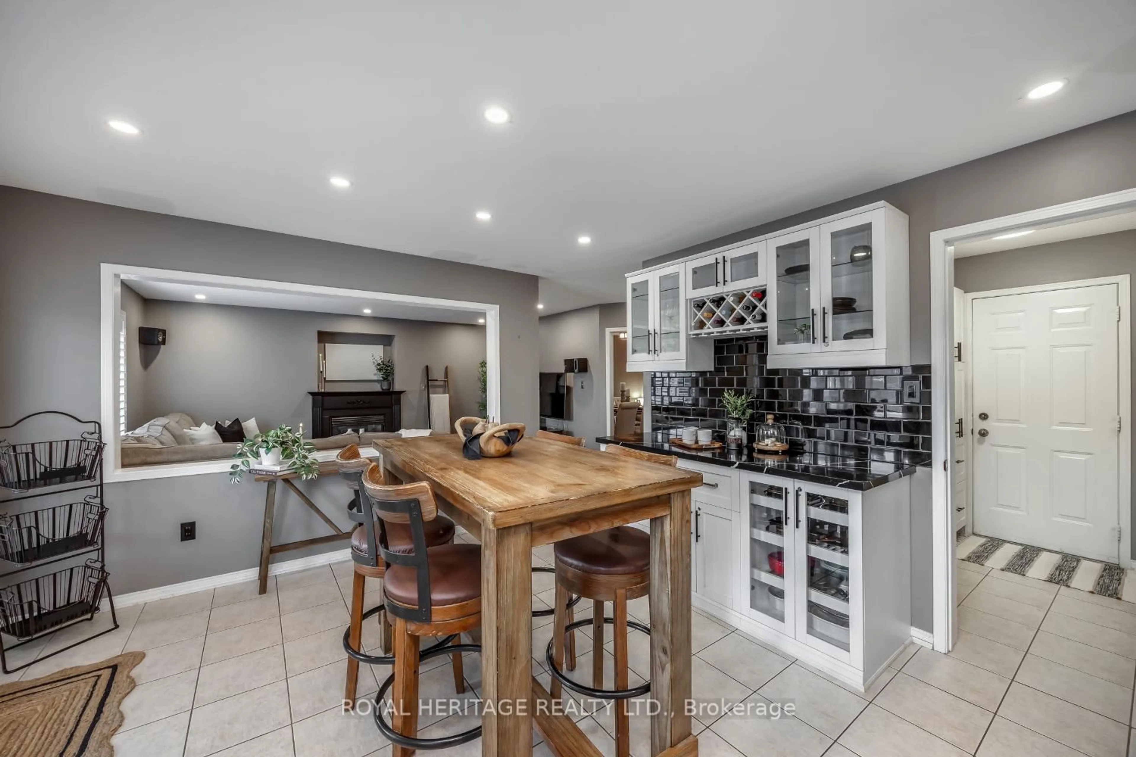 Open concept kitchen, ceramic/tile floor for 1545 Arborwood Dr, Oshawa Ontario L1K 2Y5