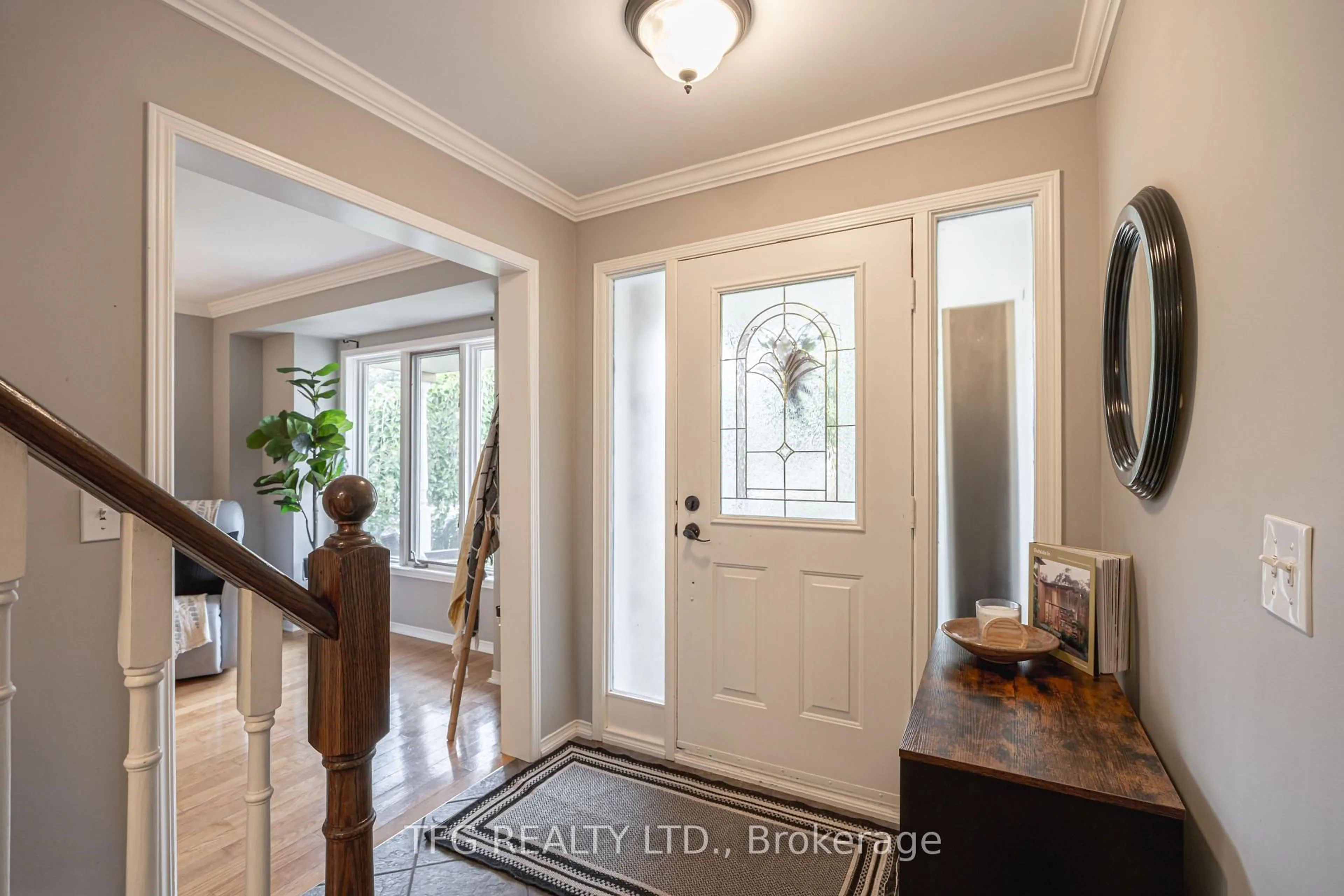 Indoor entryway for 1213 Corsica Ave, Oshawa Ontario L1K 2J8
