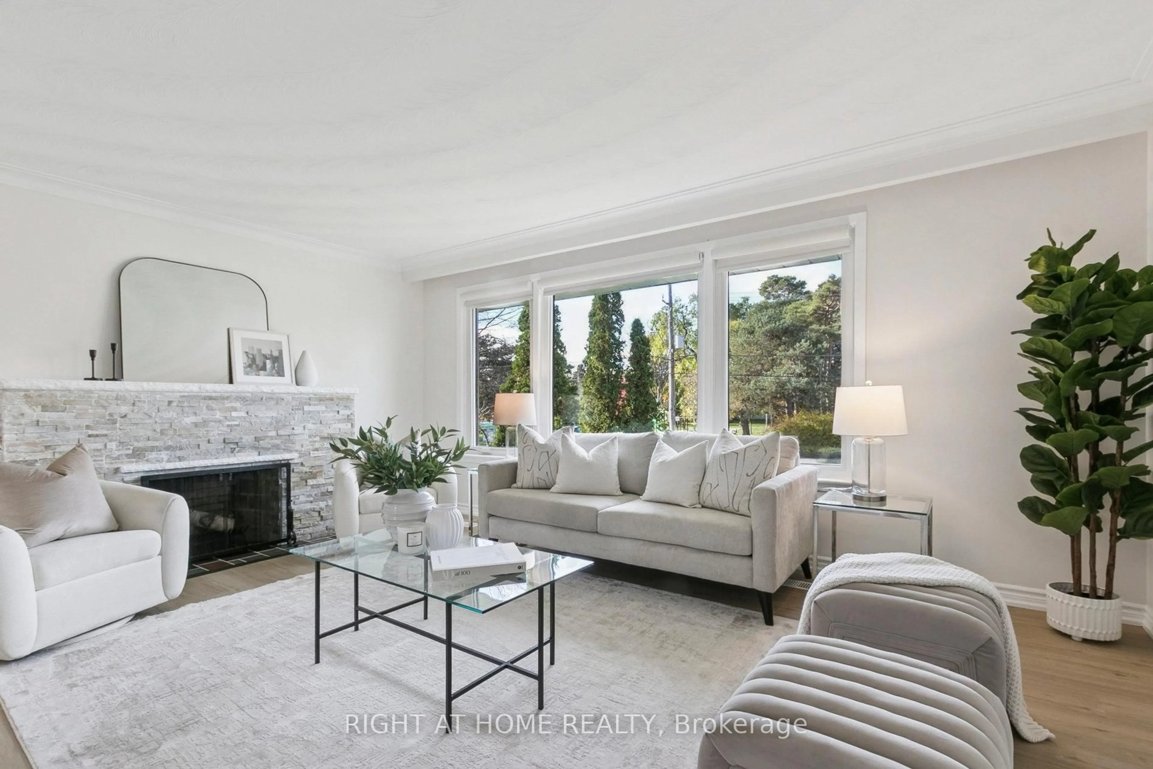 Living room with furniture, unknown for 421 East Ave, Toronto Ontario M1C 2W7