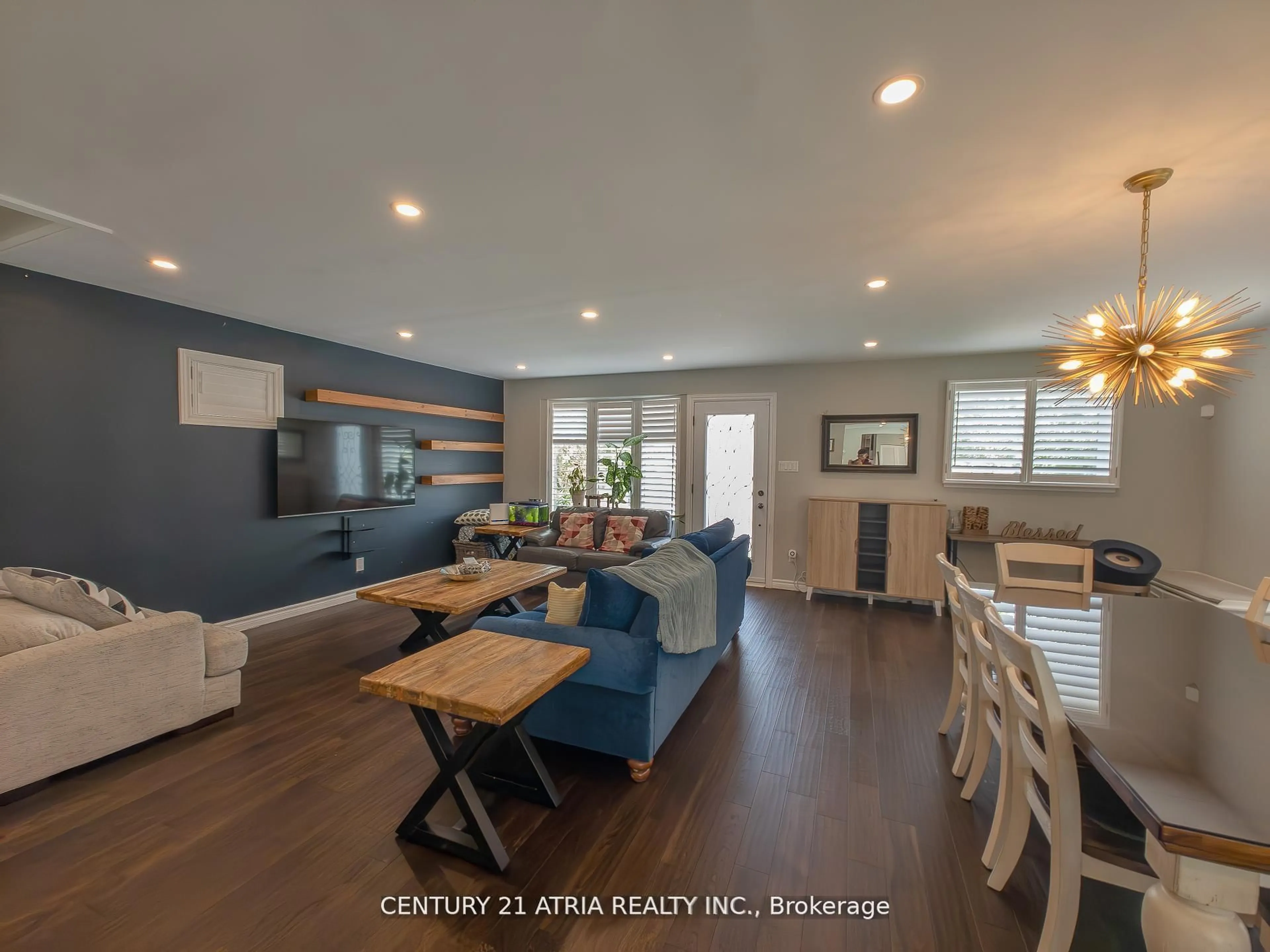 Open concept kitchen, wood/laminate floor for 76 Livingston Rd, Toronto Ontario M1E 1L4
