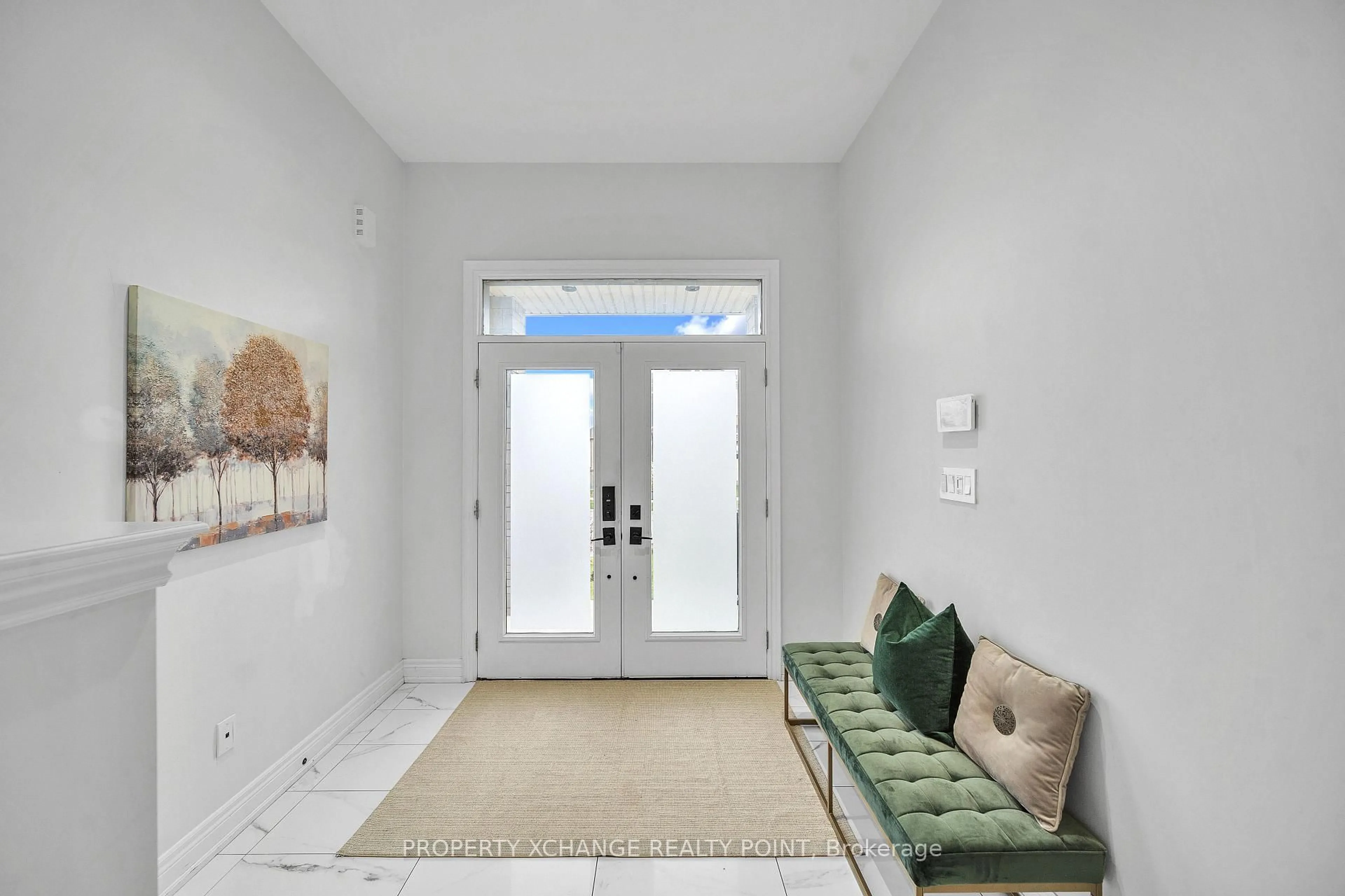 Indoor entryway for 1219 Cactus Cres, Pickering Ontario L1V 2P8