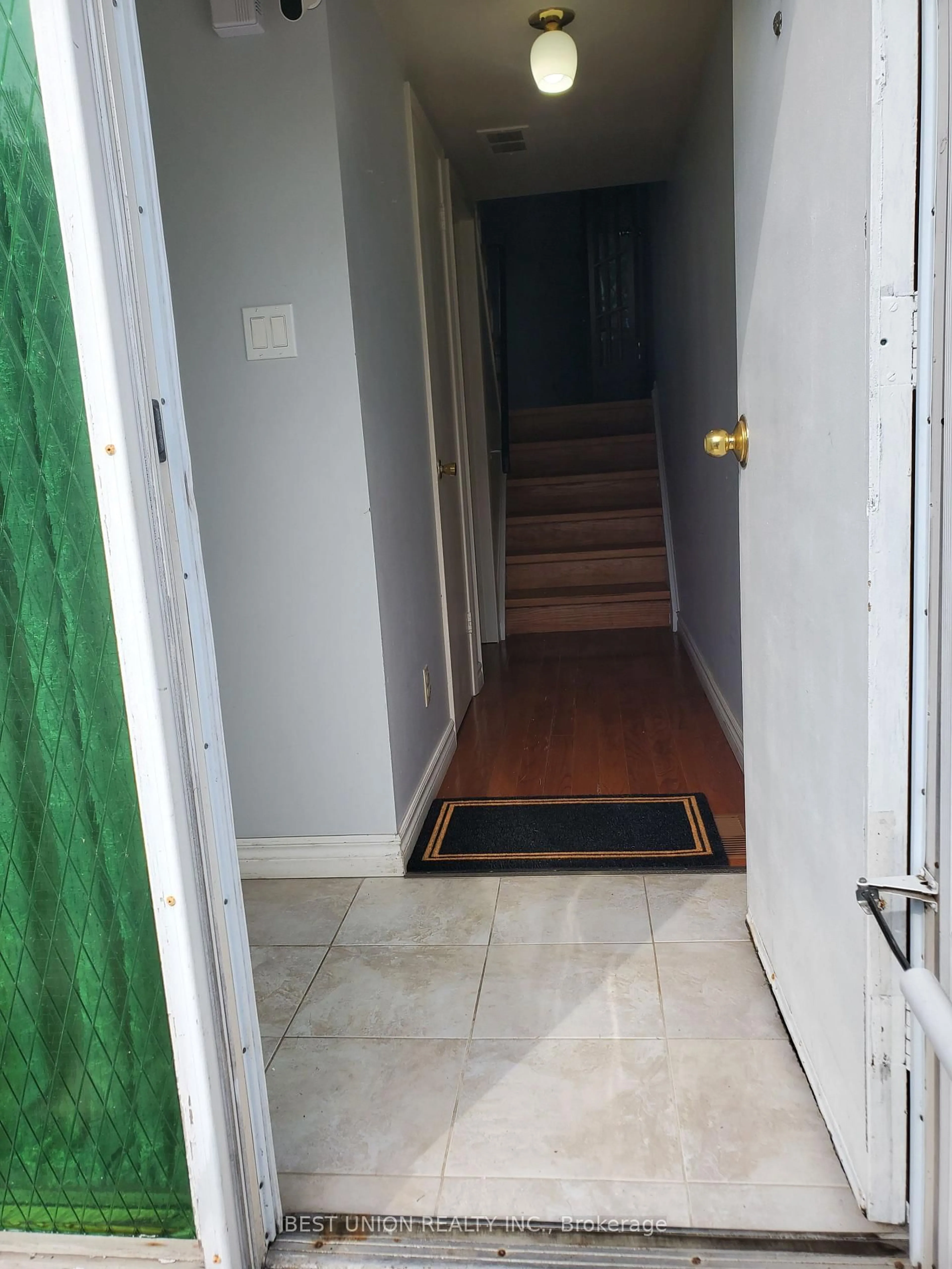 Indoor foyer for 200 Bridletowne Circ #12, Toronto Ontario M1W 2G8