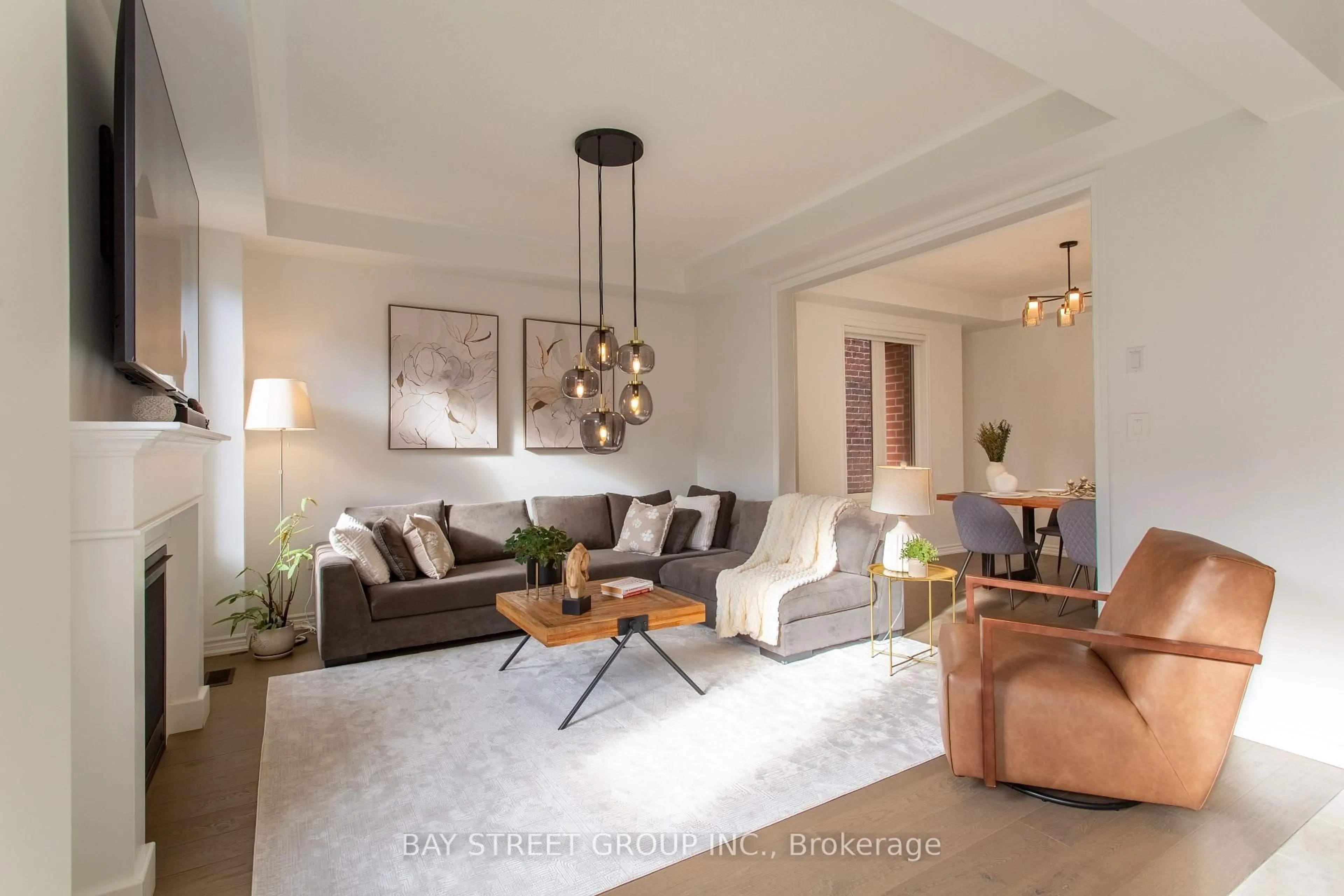 Living room with furniture, unknown for 1409 Mockingbird Sq, Pickering Ontario L1X 0N8