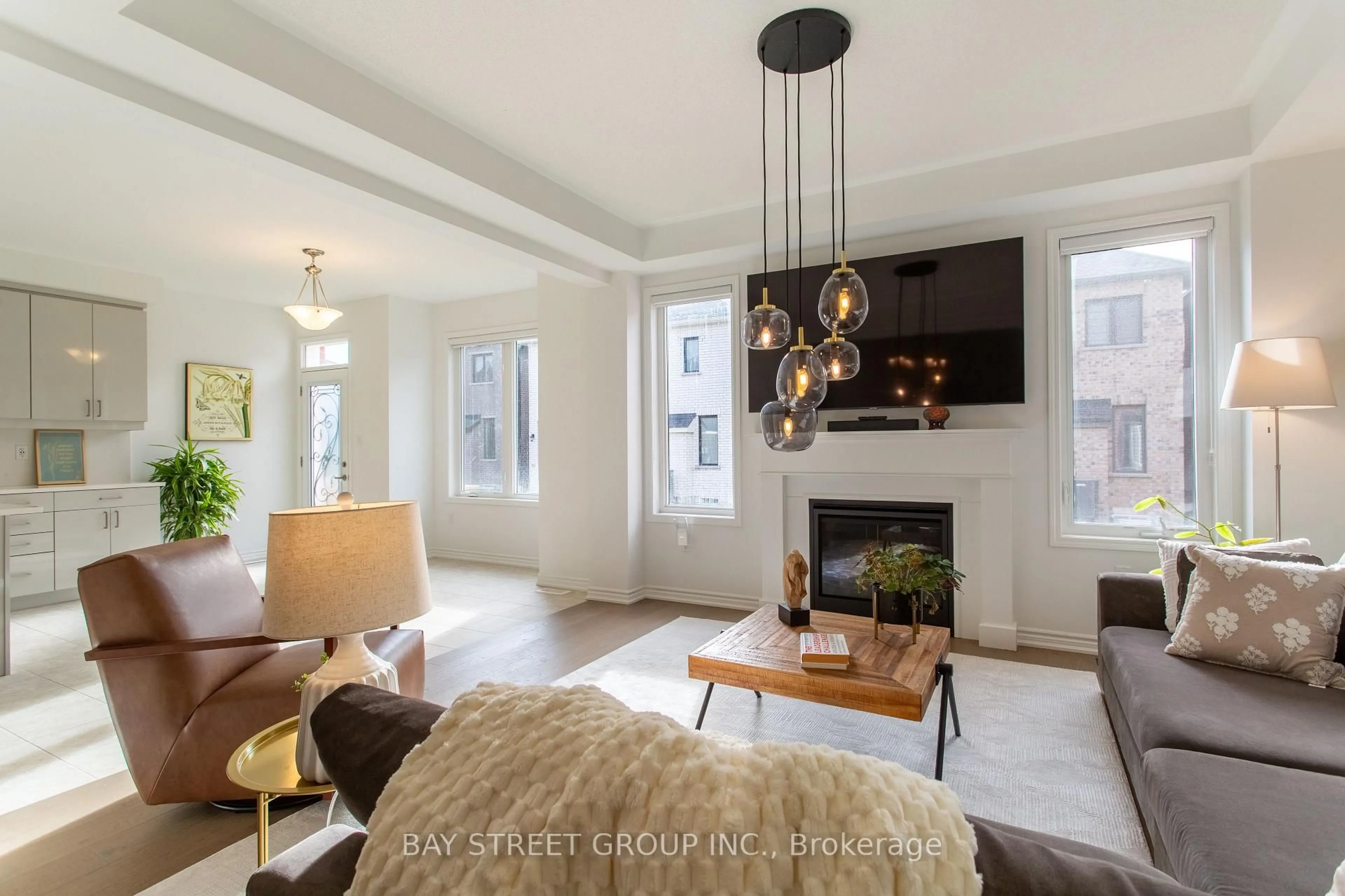 Living room with furniture, unknown for 1409 Mockingbird Sq, Pickering Ontario L1X 0N8